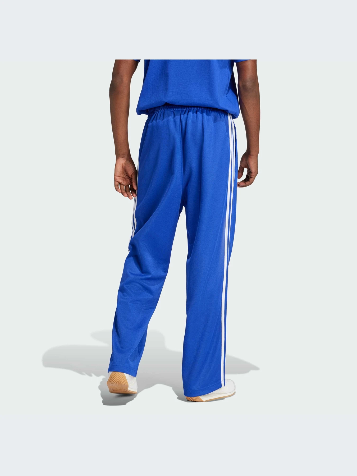 Брюки Adidas Adicolor модель IZ2472-KZ Брюки Adidas Adicolor модель IZ2472-KZ Фото