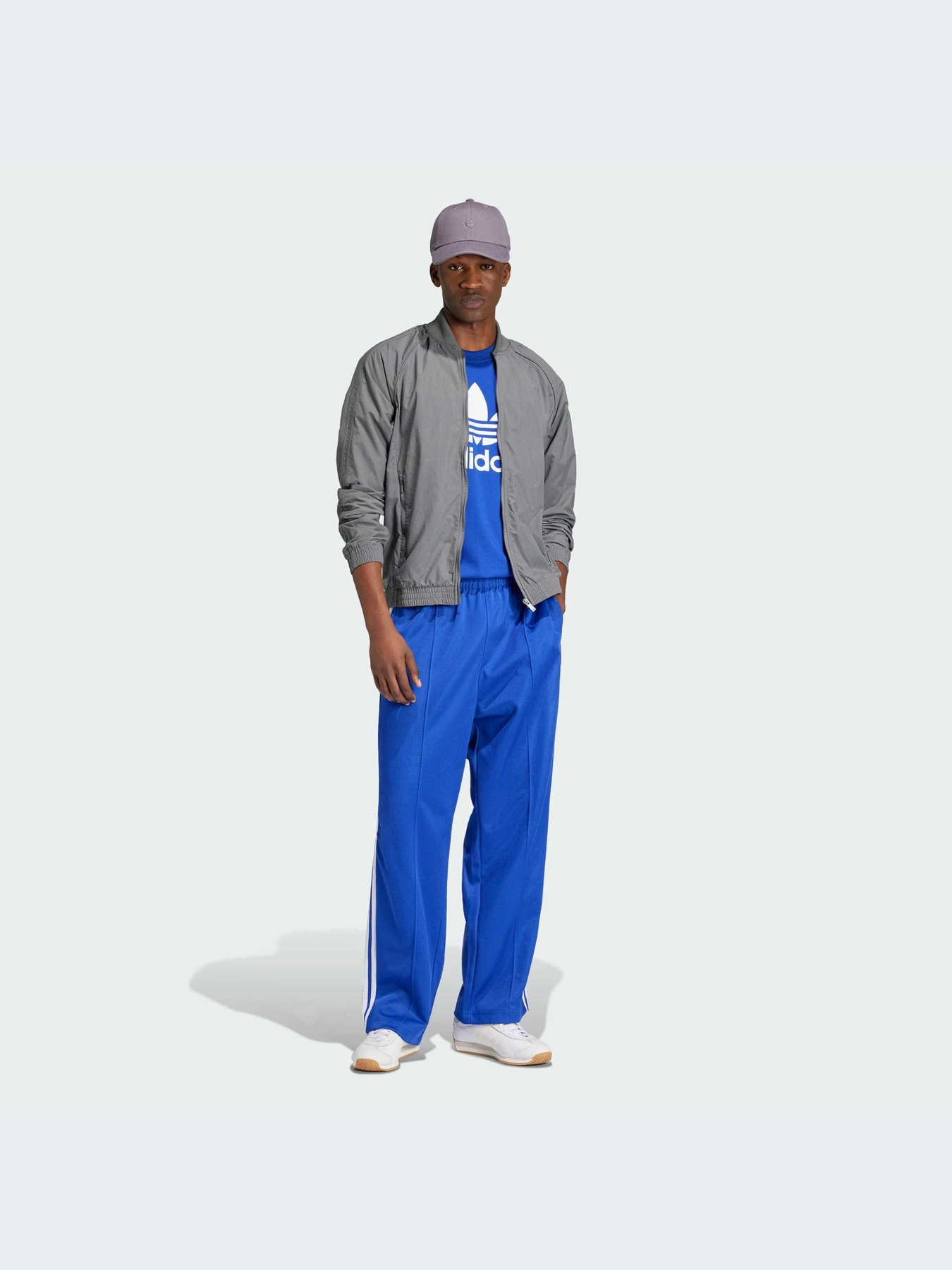 Брюки Adidas Adicolor модель IZ2472-KZ Брюки Adidas Adicolor модель IZ2472-KZ Фото