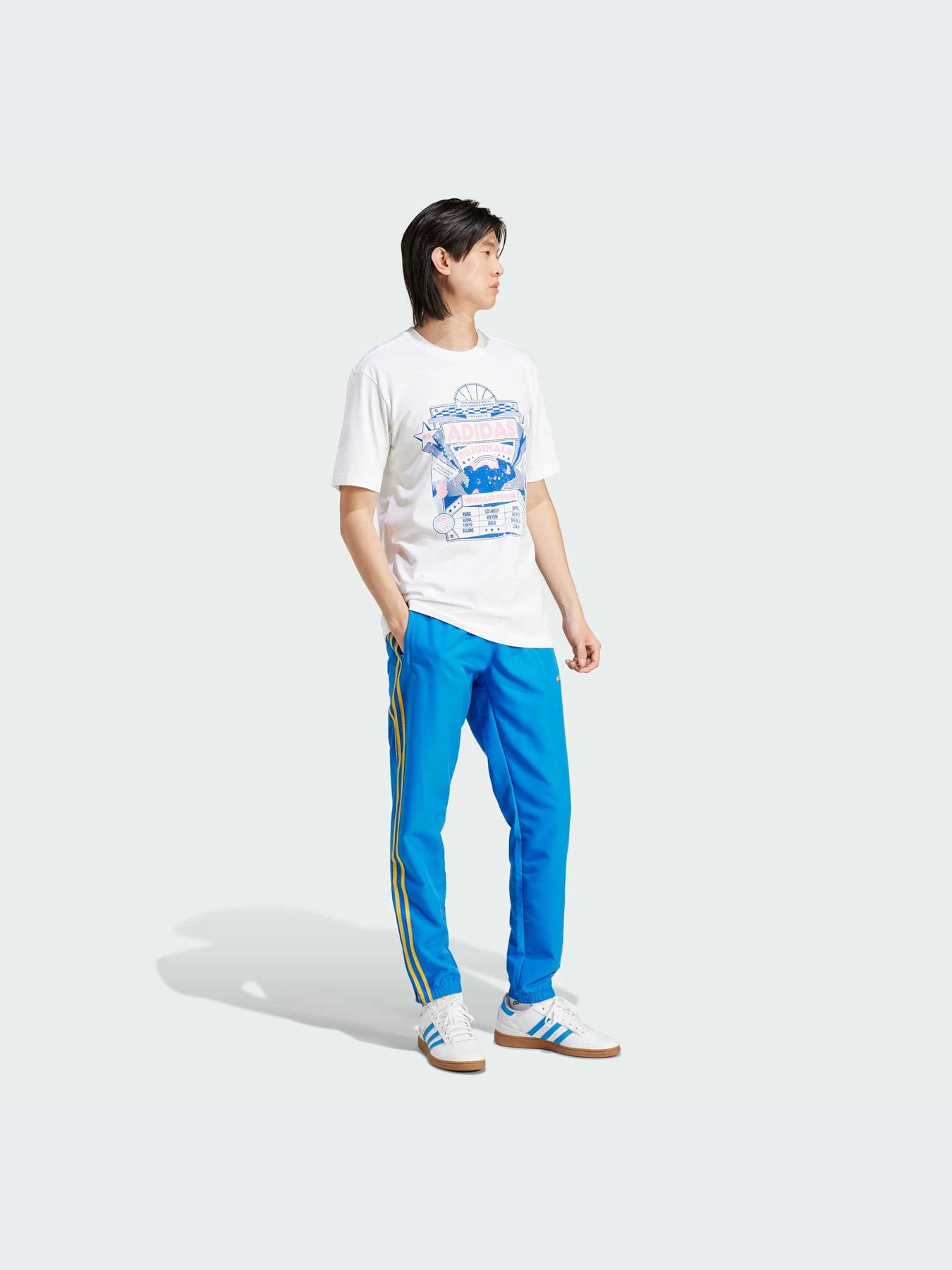 Футболки и поло Adidas Graphics модель IX6753-KZ Футболки и поло Adidas Graphics модель IX6753-KZ Фото