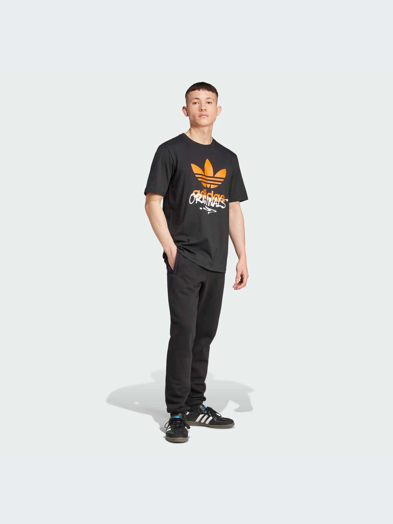 Футболки и поло Adidas Graphics модель IZ2578-KZ Футболки и поло Adidas Graphics модель IZ2578-KZ Фото