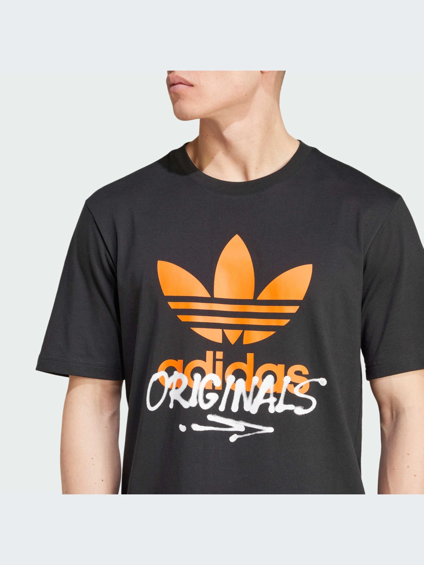 Футболки и поло Adidas Graphics модель IZ2578-KZ Футболки и поло Adidas Graphics модель IZ2578-KZ Фото
