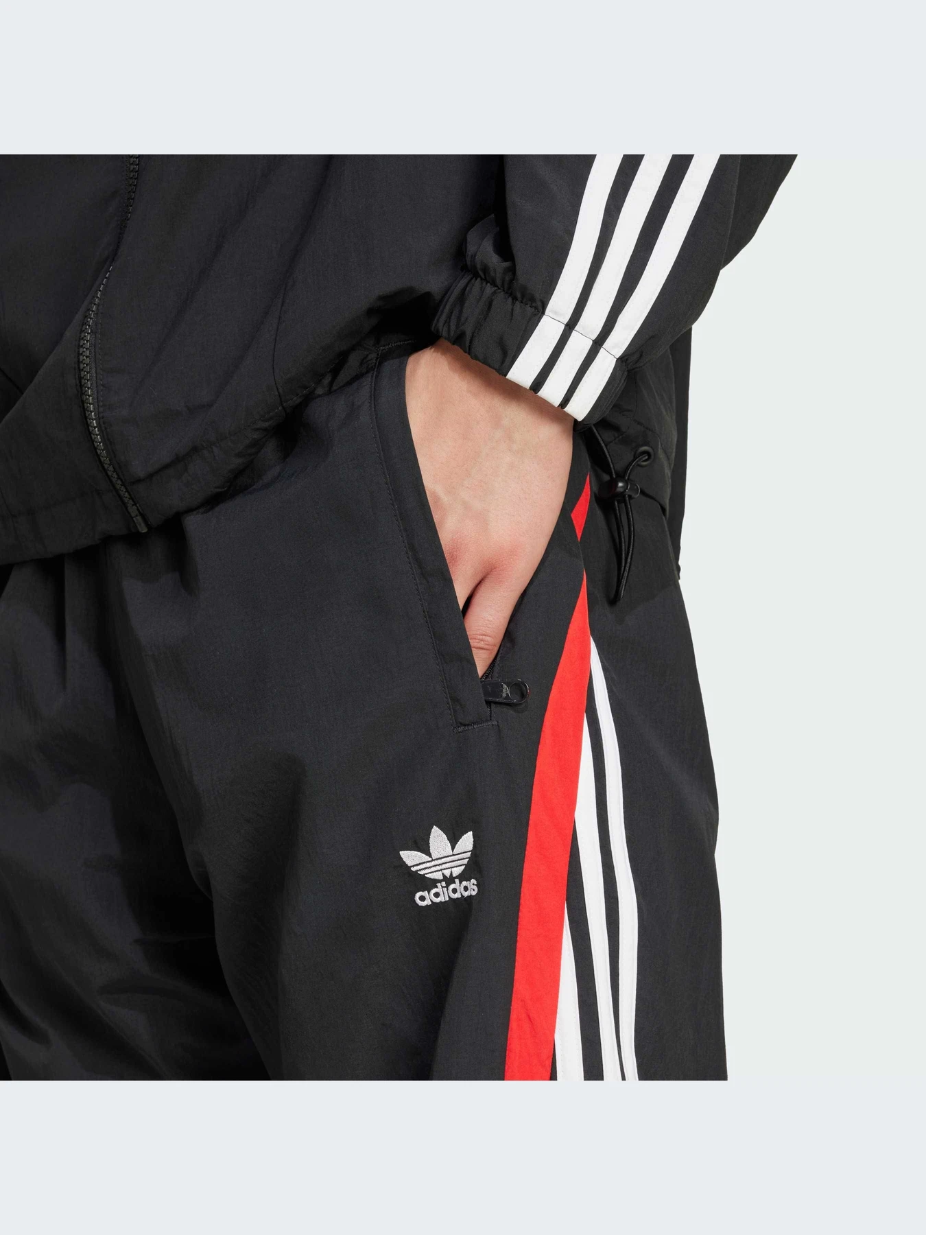 Брюки Adidas модель IX9646-KZ Брюки Adidas модель IX9646-KZ Фото