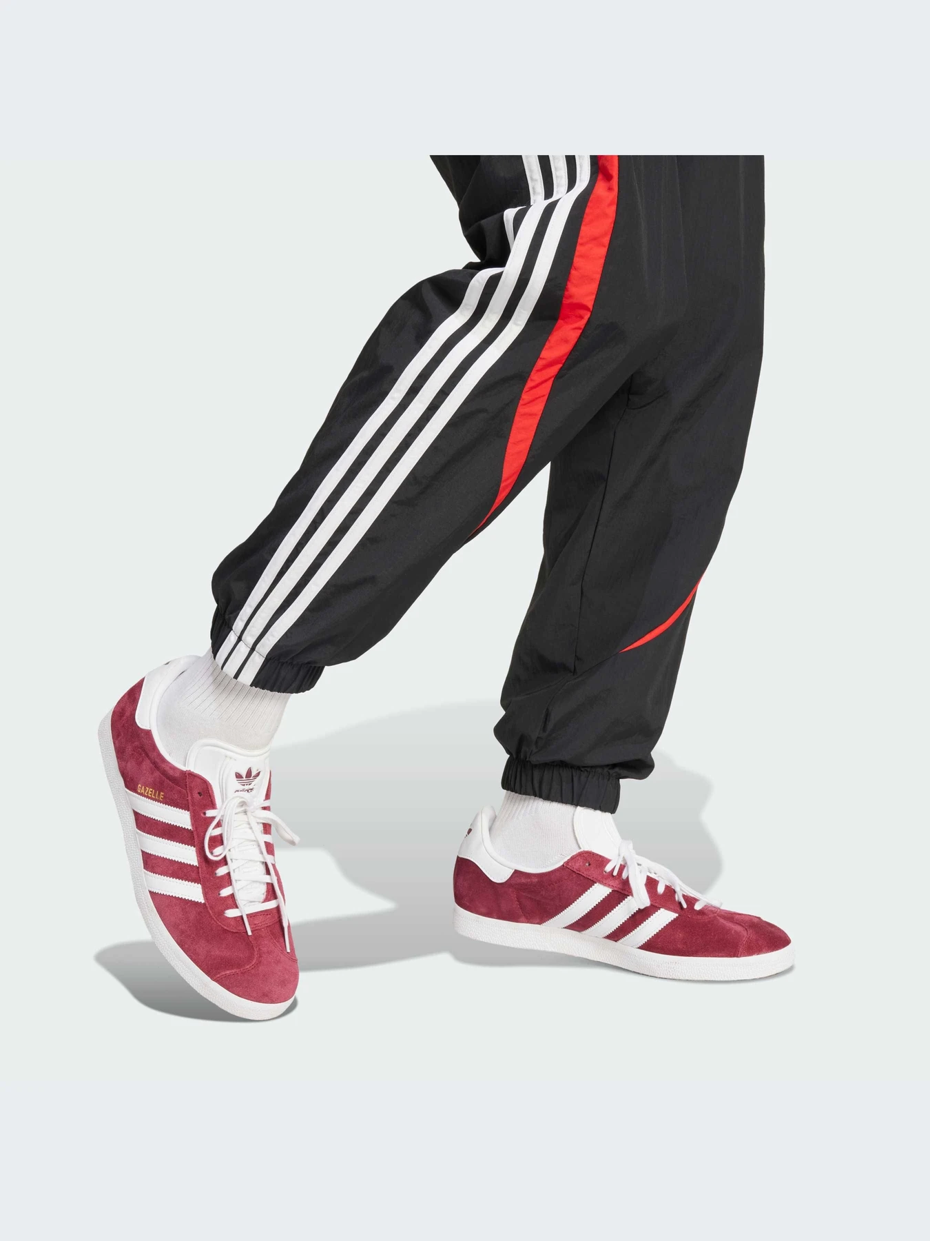 Брюки Adidas модель IX9646-KZ Брюки Adidas модель IX9646-KZ Фото