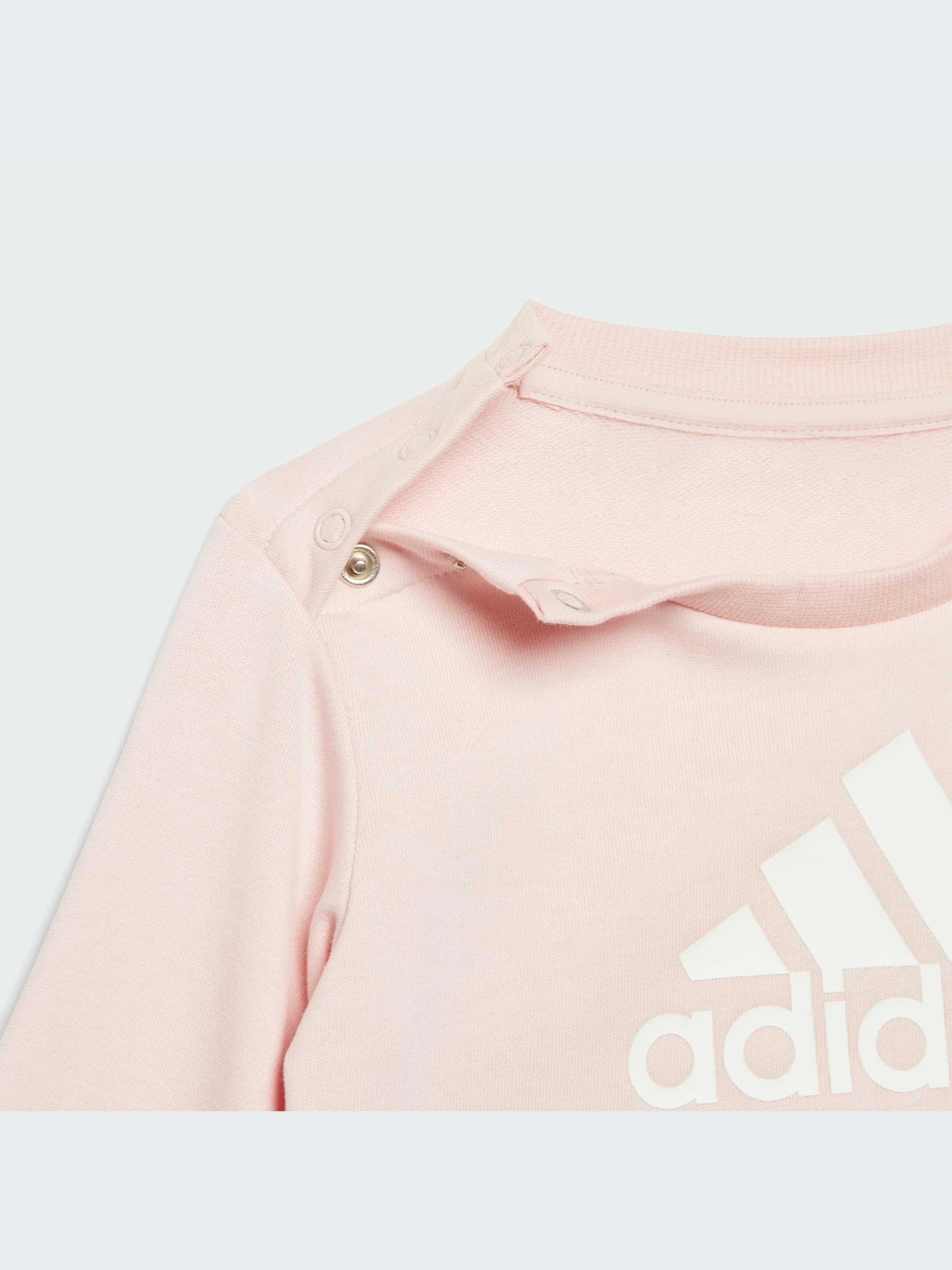Костюмы Adidas модель IZ4982-KZ Костюмы Adidas модель IZ4982-KZ Фото
