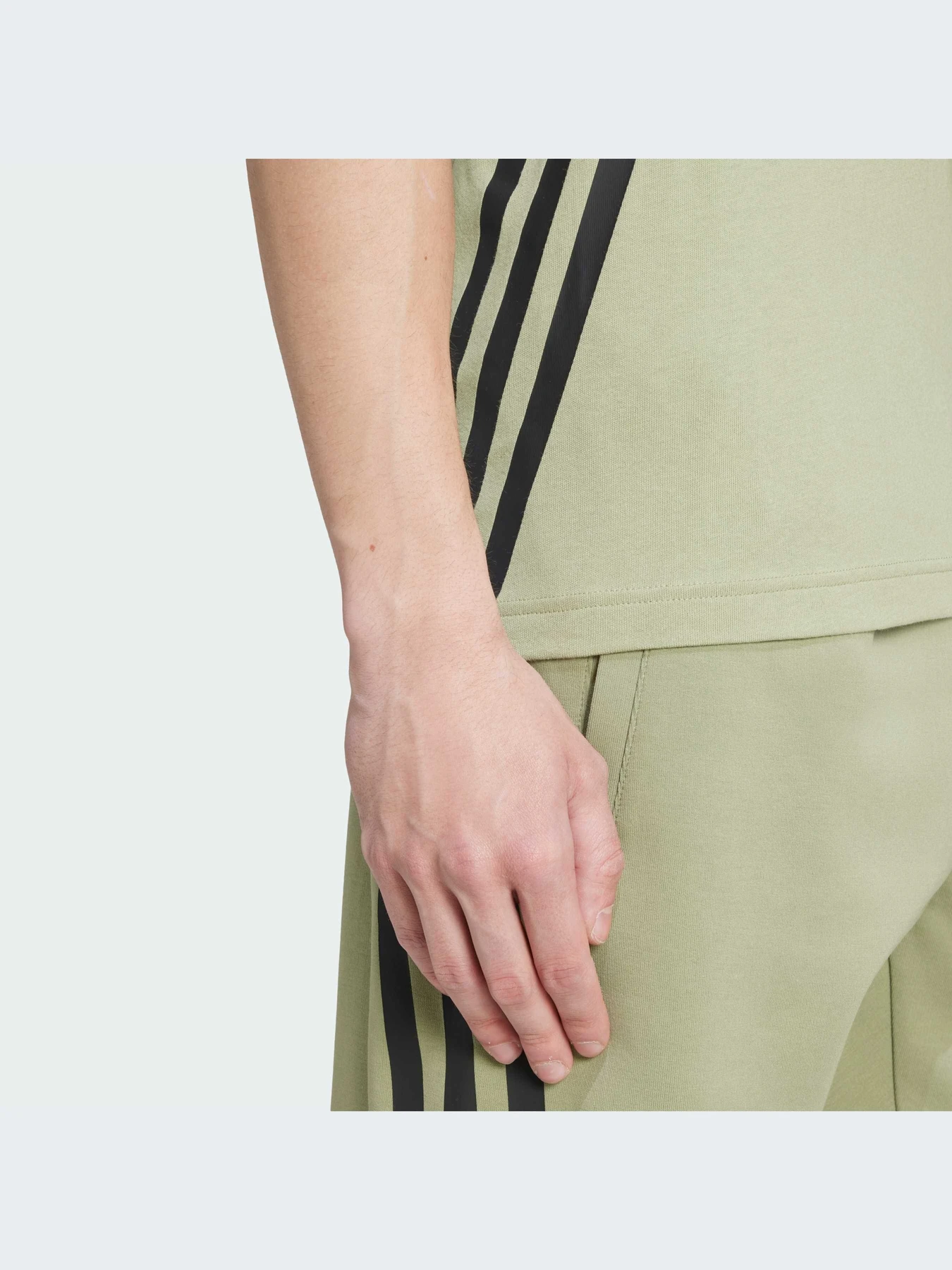 Футболки и поло Adidas Icons модель IY7736-KZ Футболки и поло Adidas Icons модель IY7736-KZ Фото