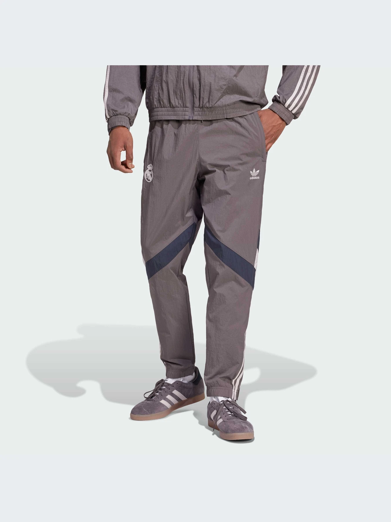 Брюки Adidas модель JI9480-KZ Брюки Adidas модель JI9480-KZ Фото