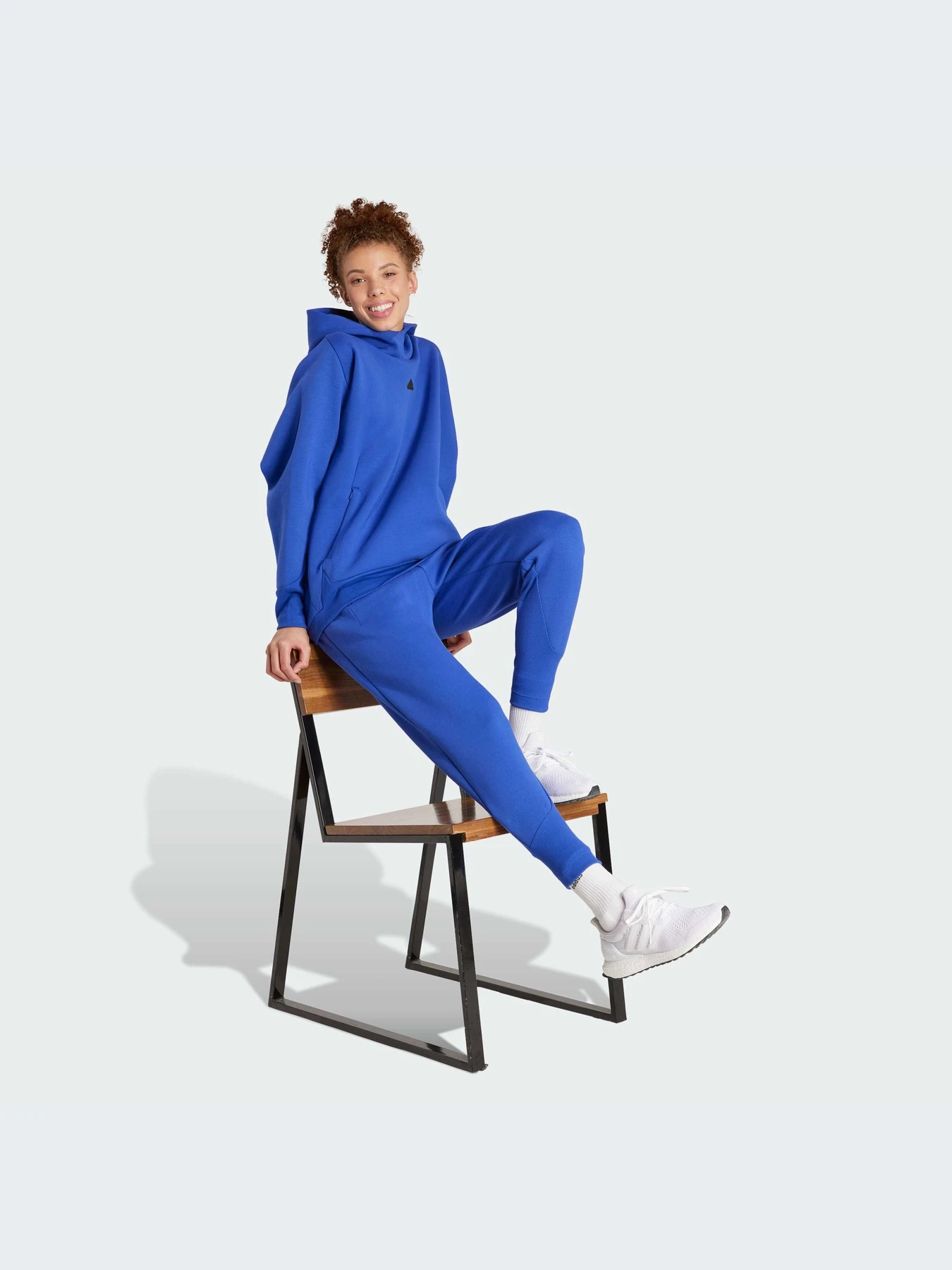 Брюки Adidas ZNE модель IS3914-KZ Брюки Adidas ZNE модель IS3914-KZ Фото