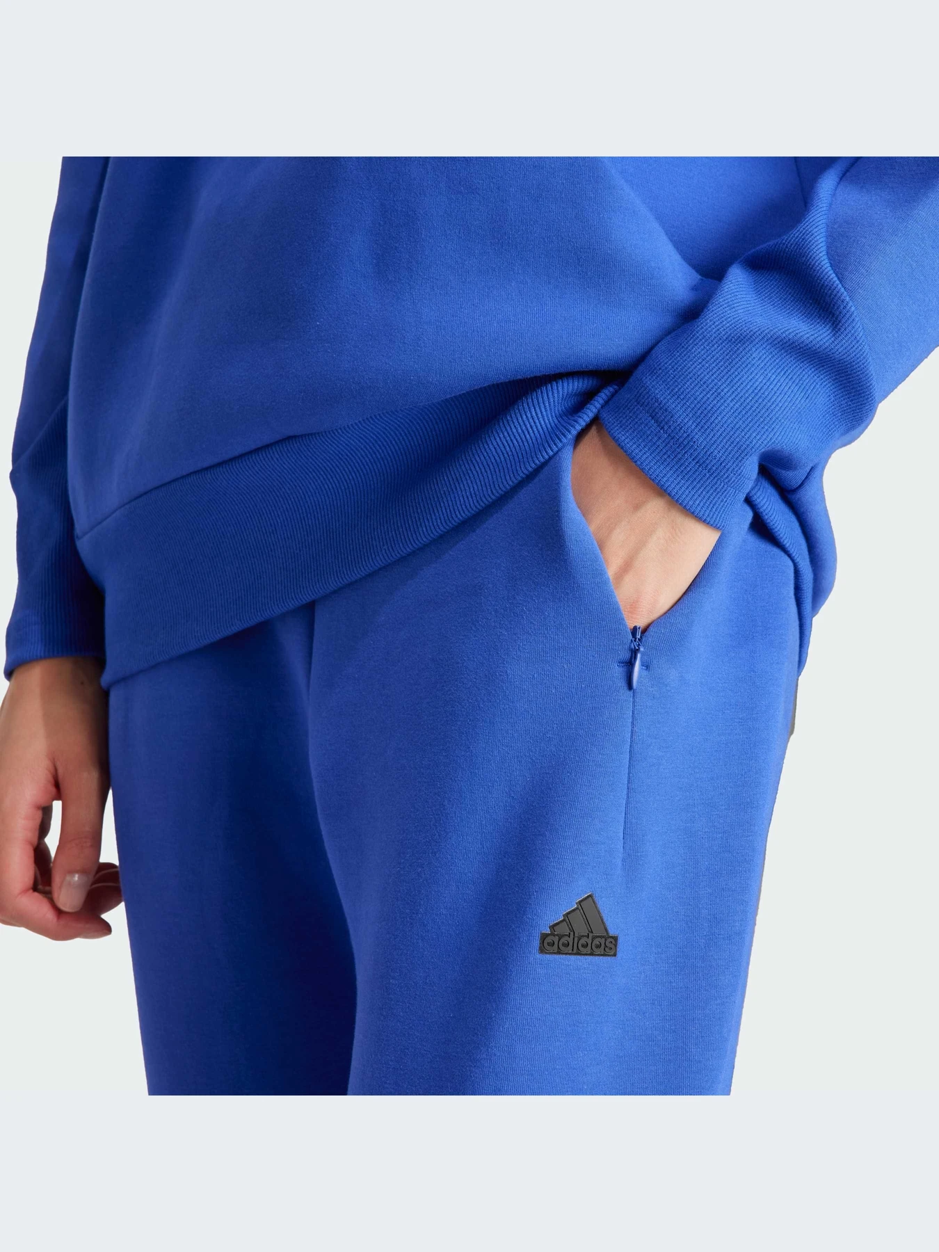 Брюки Adidas ZNE модель IS3914-KZ Брюки Adidas ZNE модель IS3914-KZ Фото
