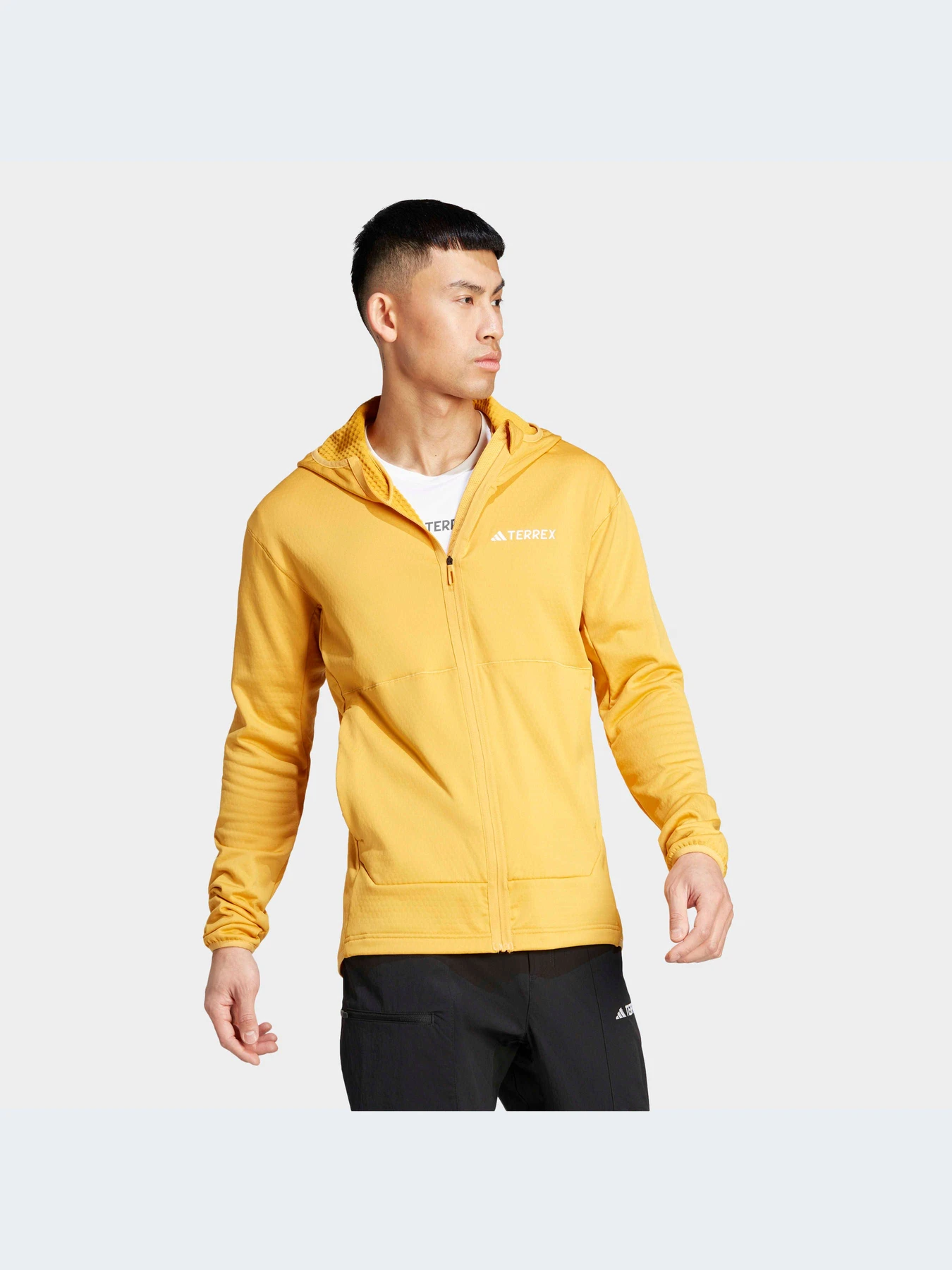 Худи и свитшоты Adidas модель IB1825-KZ Худи и свитшоты Adidas модель IB1825-KZ Фото