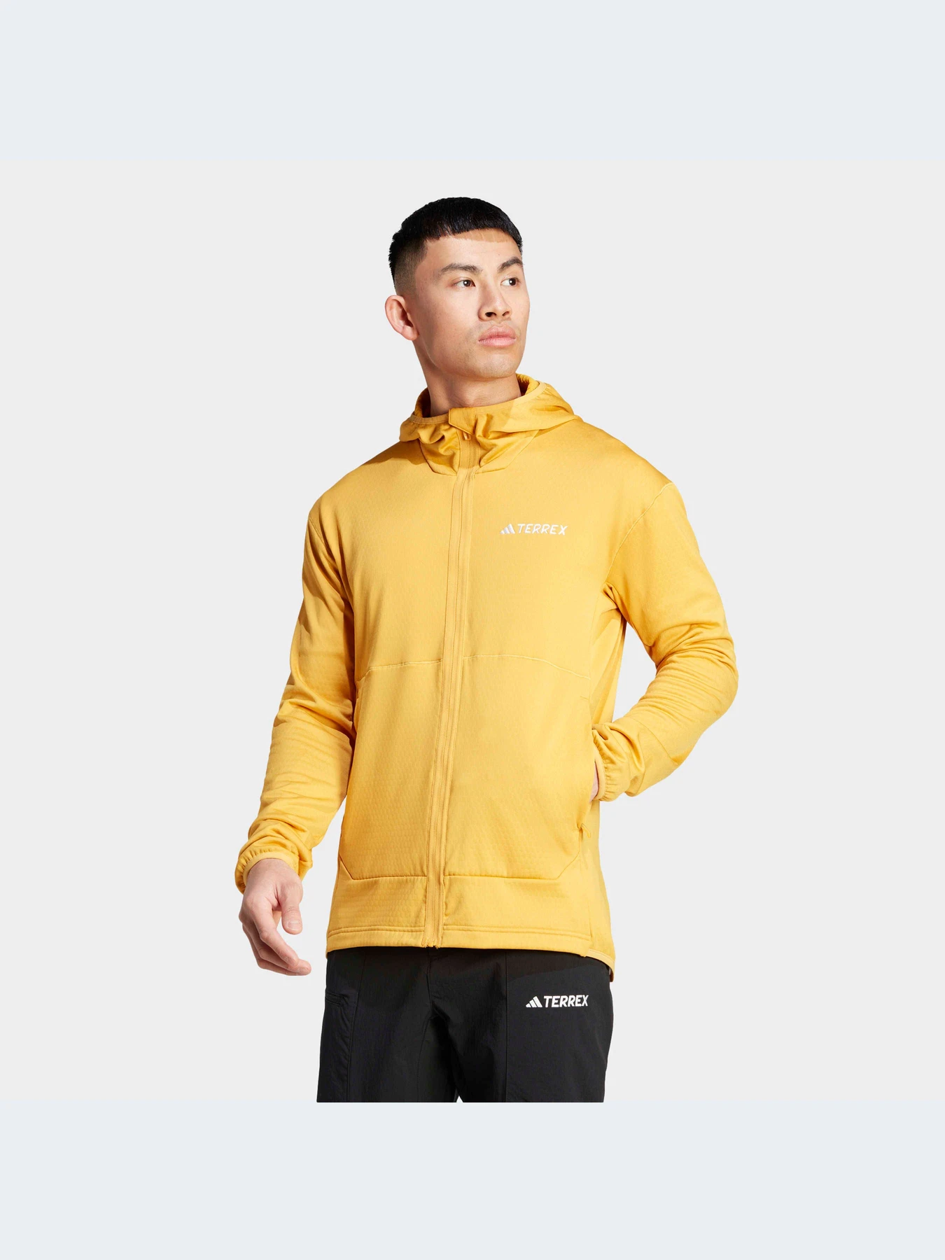 Худи и свитшоты Adidas модель IB1825-KZ Худи и свитшоты Adidas модель IB1825-KZ Фото