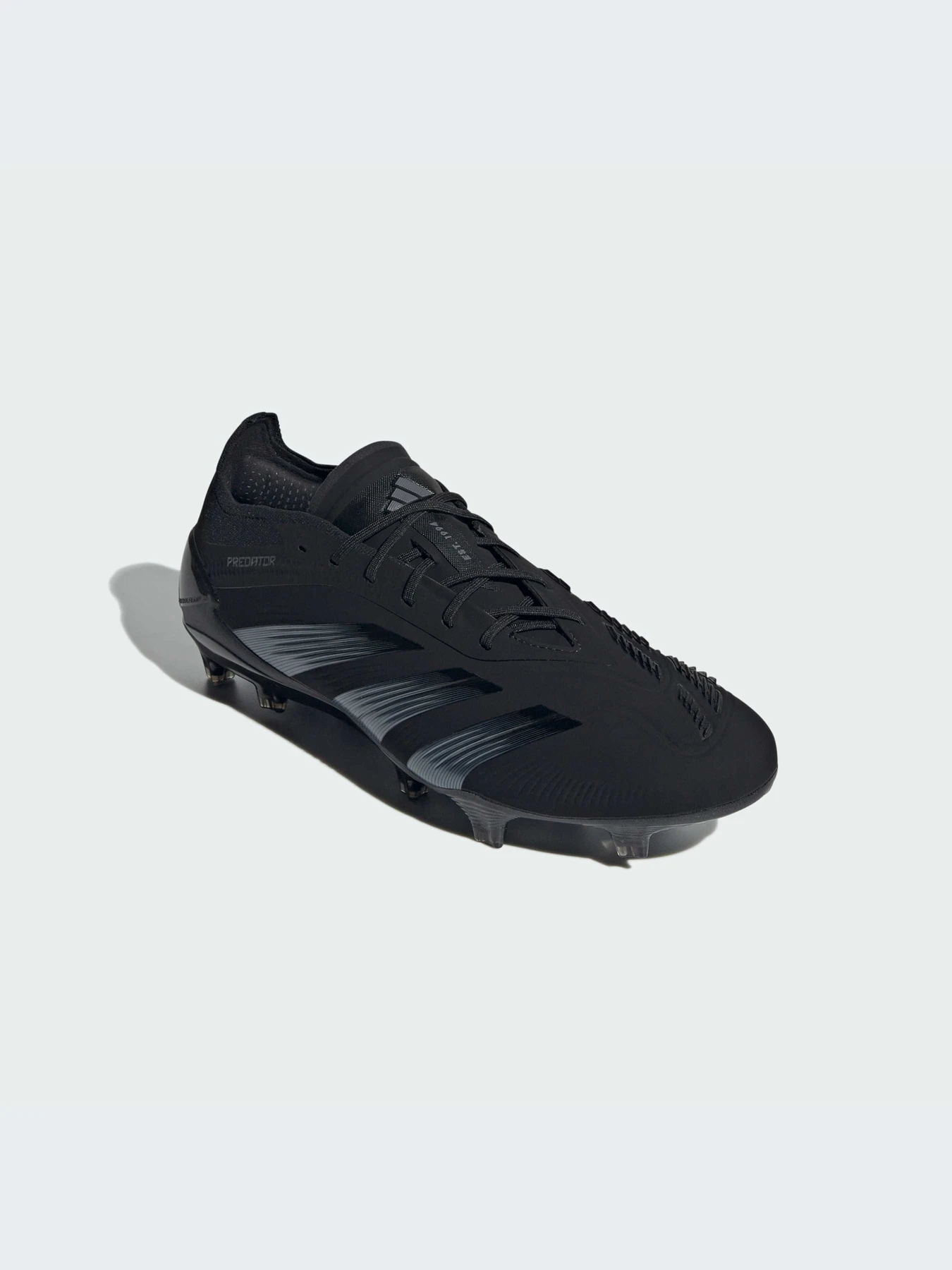Кроссовки Adidas Predator модель IE1804-KZ Кроссовки Adidas Predator модель IE1804-KZ Фото