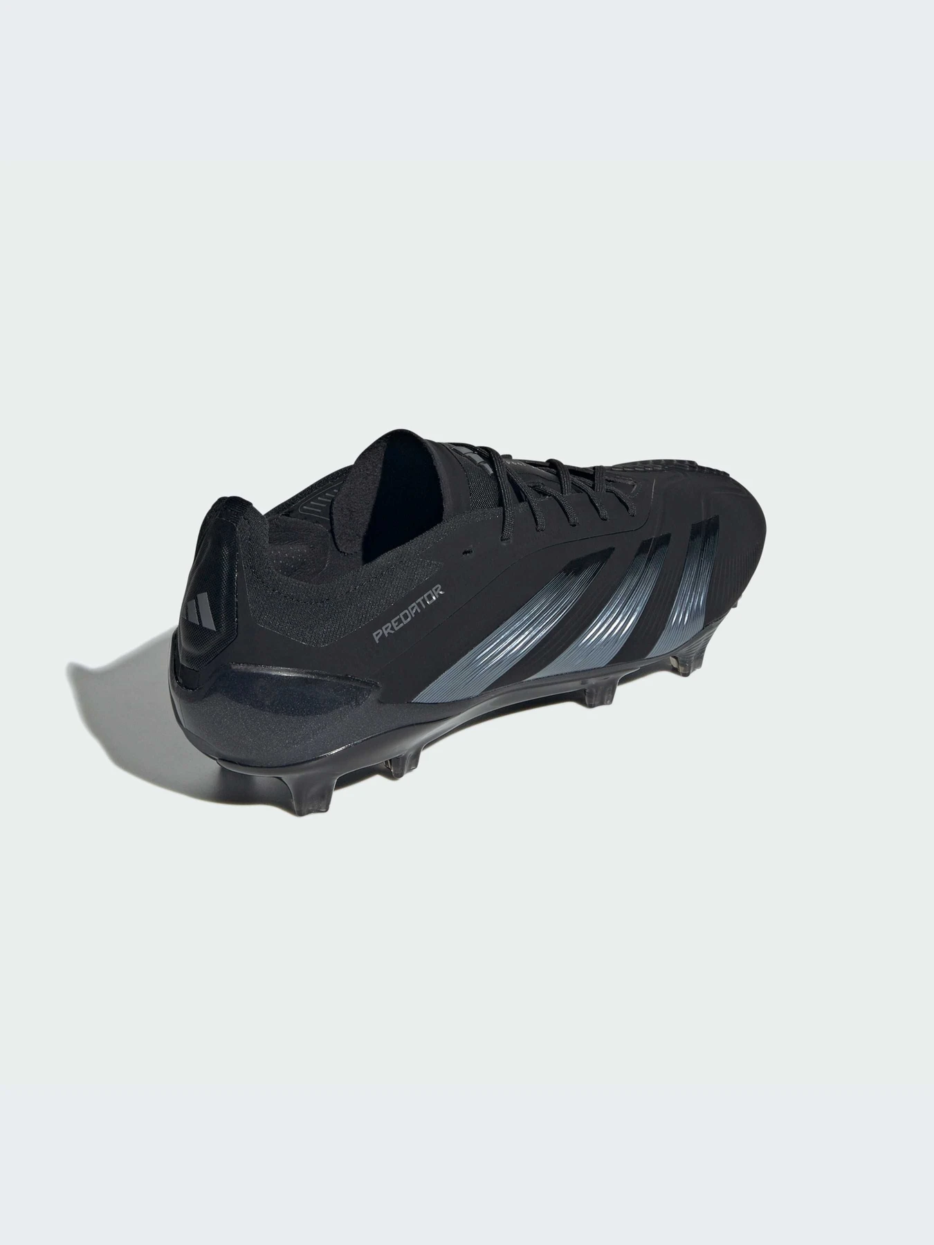 Кроссовки Adidas Predator модель IE1804-KZ Кроссовки Adidas Predator модель IE1804-KZ Фото