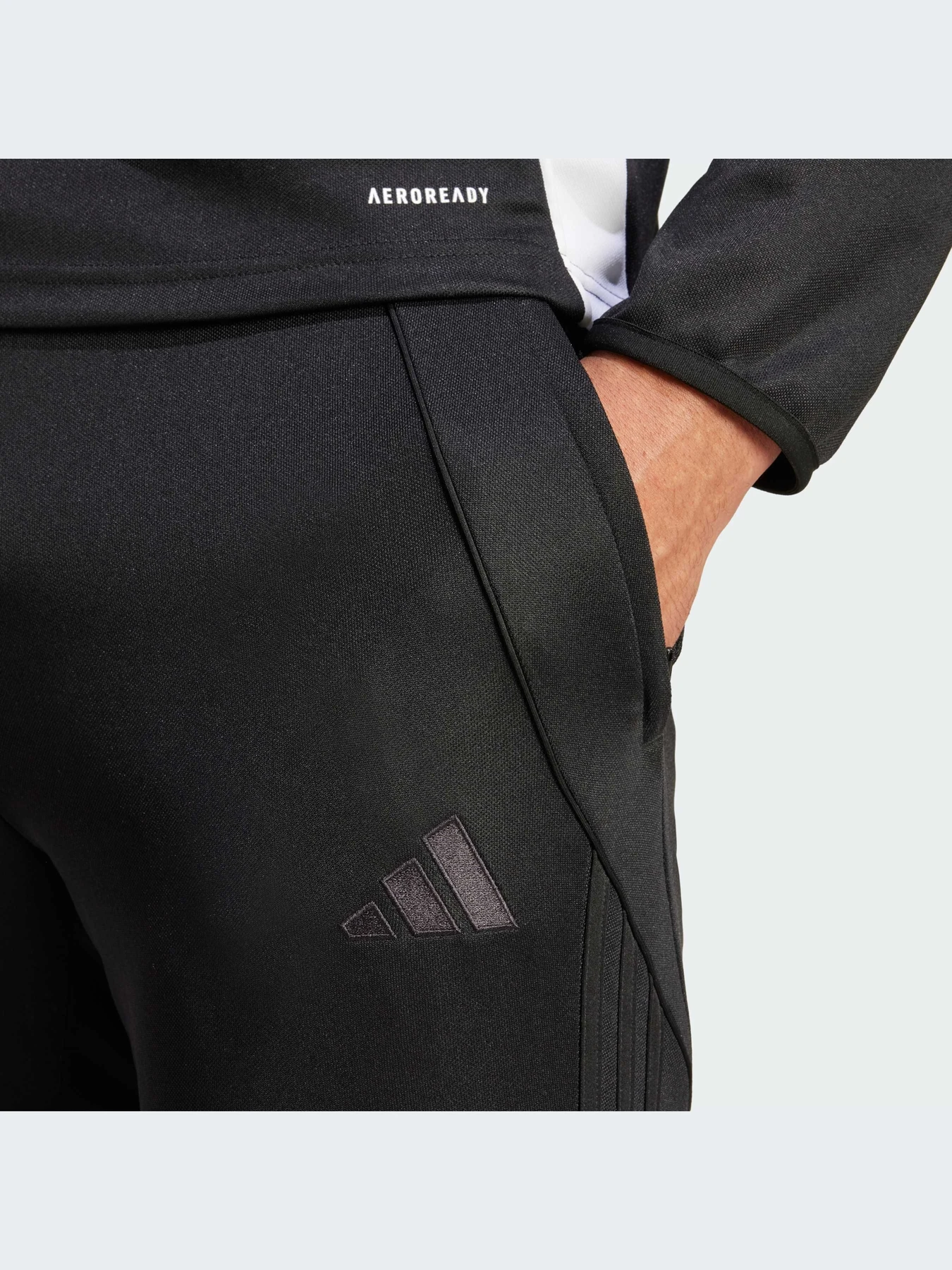 Брюки Adidas Tiro модель IV7269-KZ Брюки Adidas Tiro модель IV7269-KZ Фото