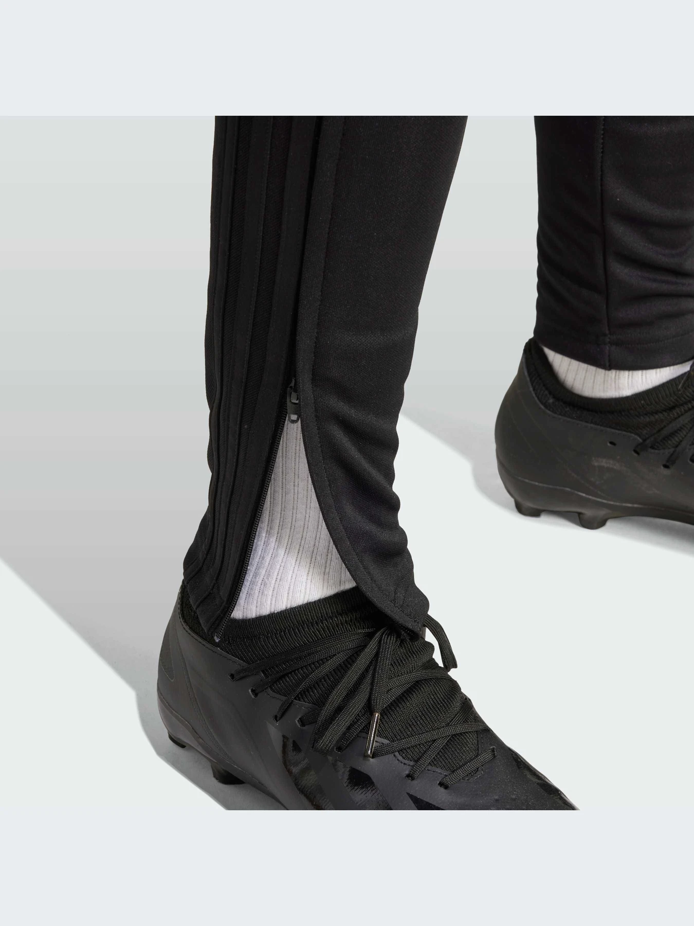 Брюки Adidas Tiro модель IV7269-KZ Брюки Adidas Tiro модель IV7269-KZ Фото