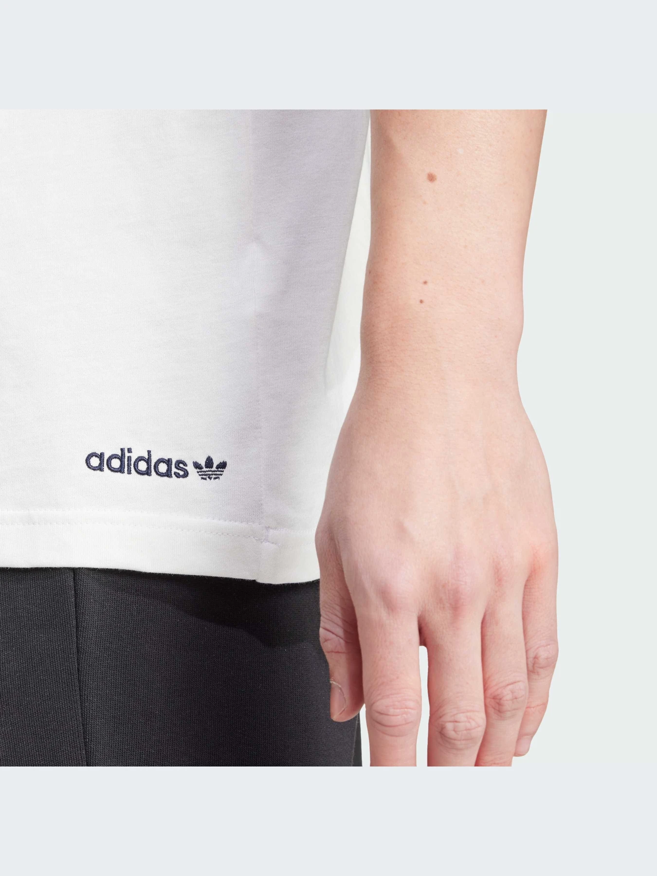 Футболки и поло Adidas модель IW3237-KZ Футболки и поло Adidas модель IW3237-KZ Фото