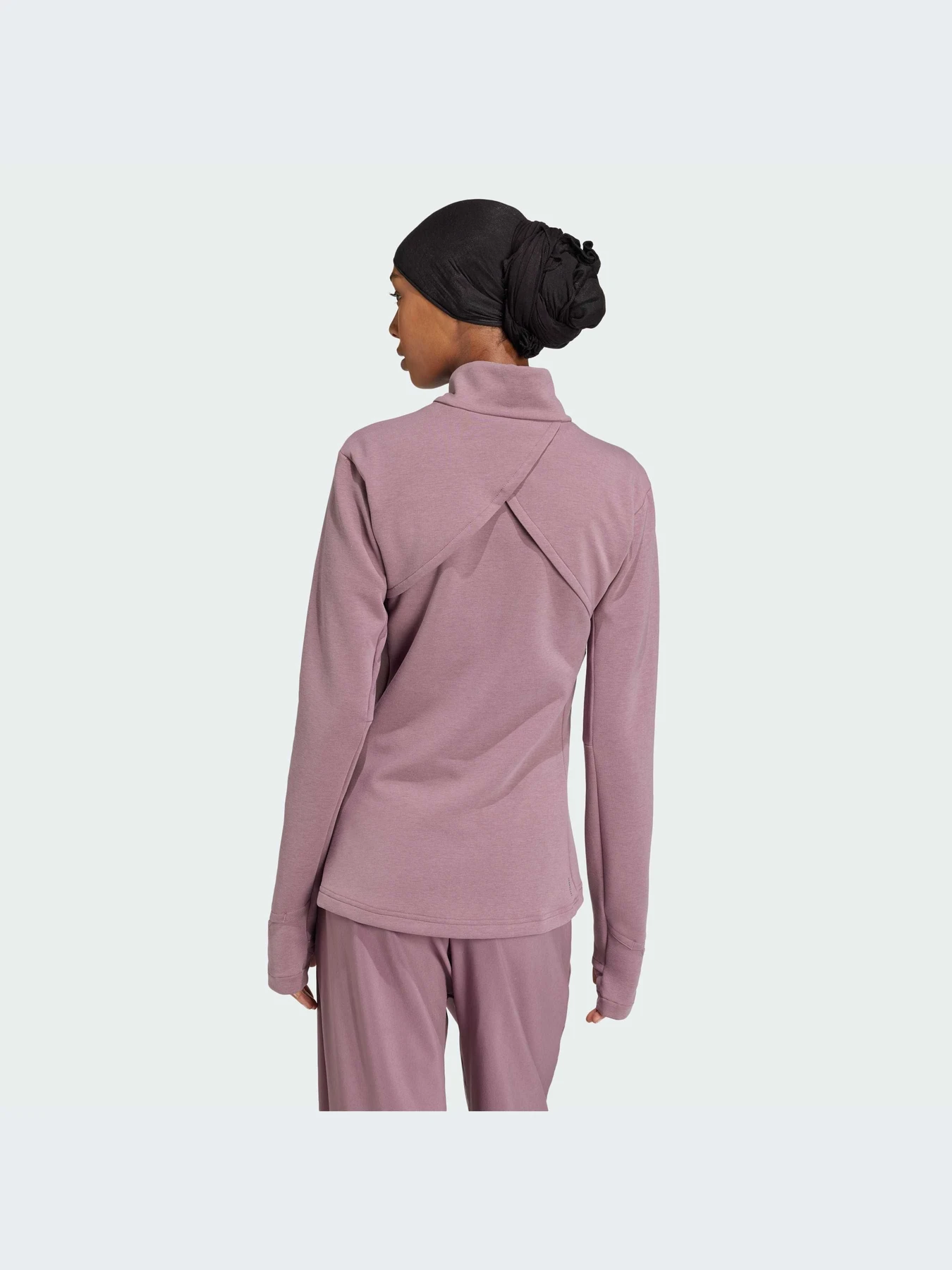 Худи и свитшоты Adidas модель IT0673-KZ Худи и свитшоты Adidas модель IT0673-KZ Фото