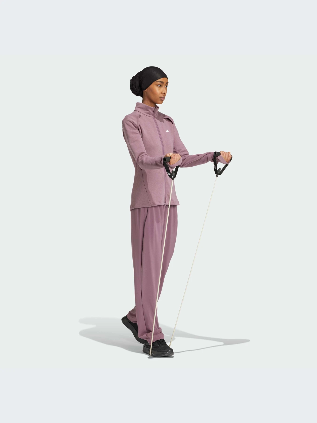 Худи и свитшоты Adidas модель IT0673-KZ Худи и свитшоты Adidas модель IT0673-KZ Фото