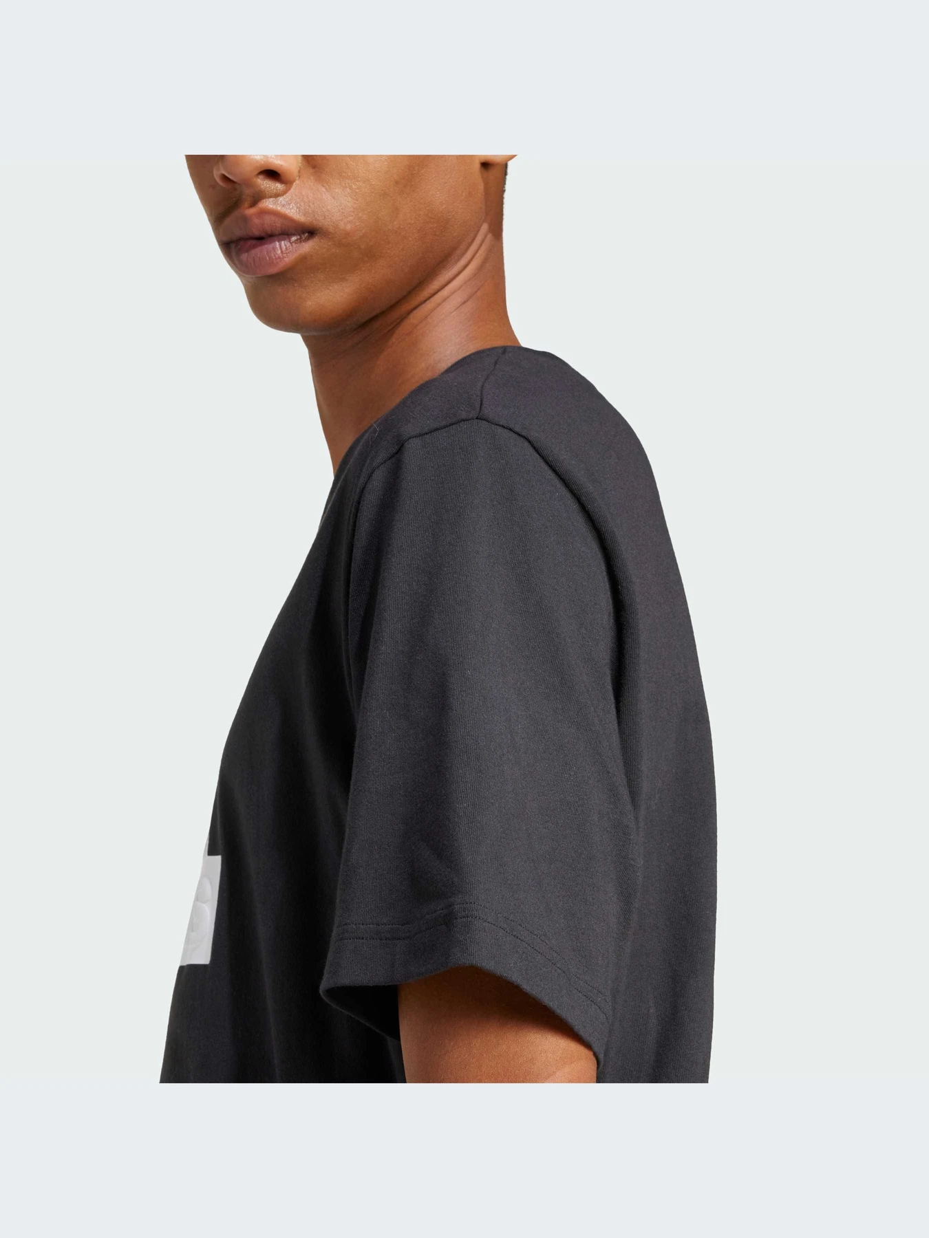 Футболки и поло Adidas Icons модель IZ1621-KZ Футболки и поло Adidas Icons модель IZ1621-KZ Фото