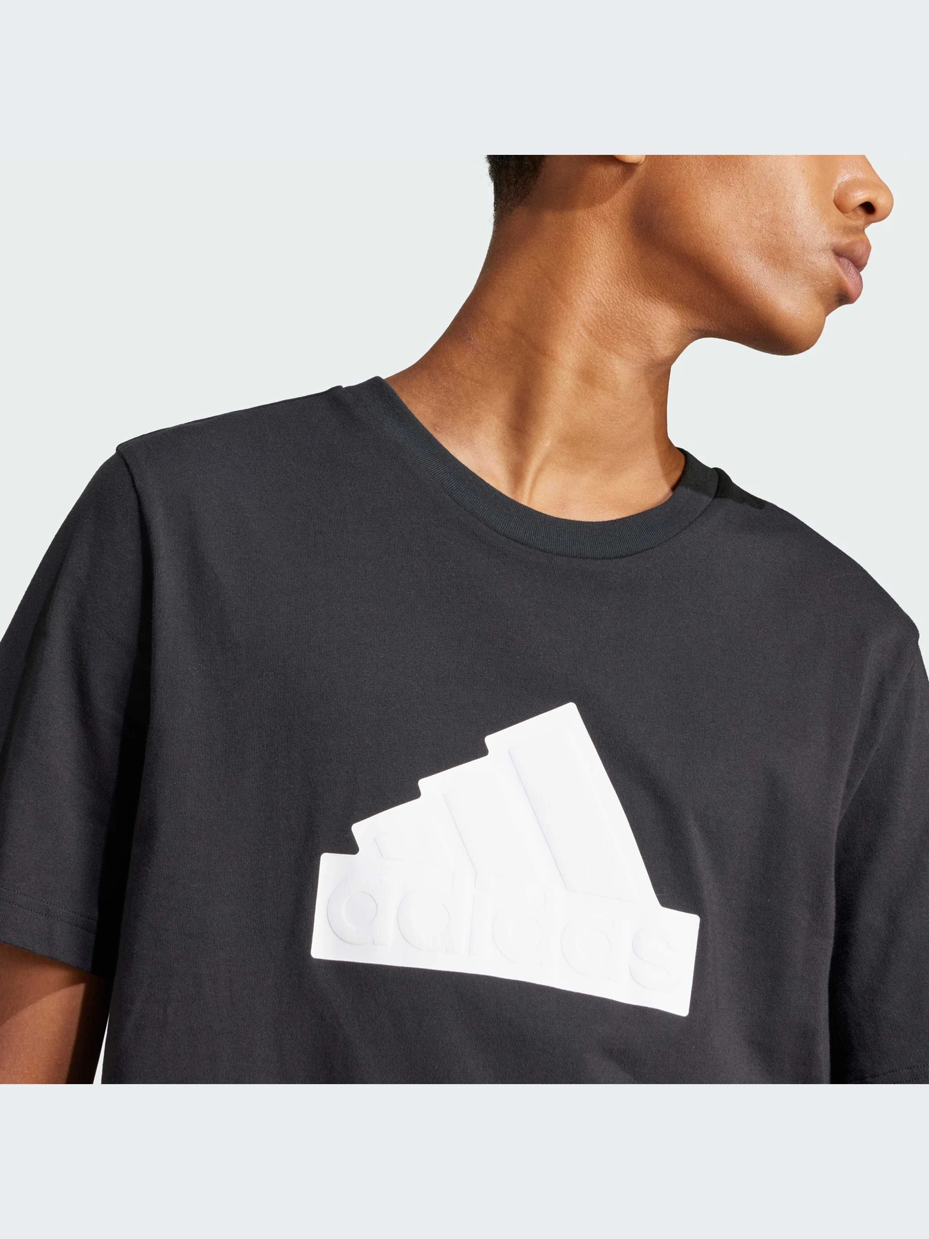 Футболки и поло Adidas Icons модель IZ1621-KZ Футболки и поло Adidas Icons модель IZ1621-KZ Фото