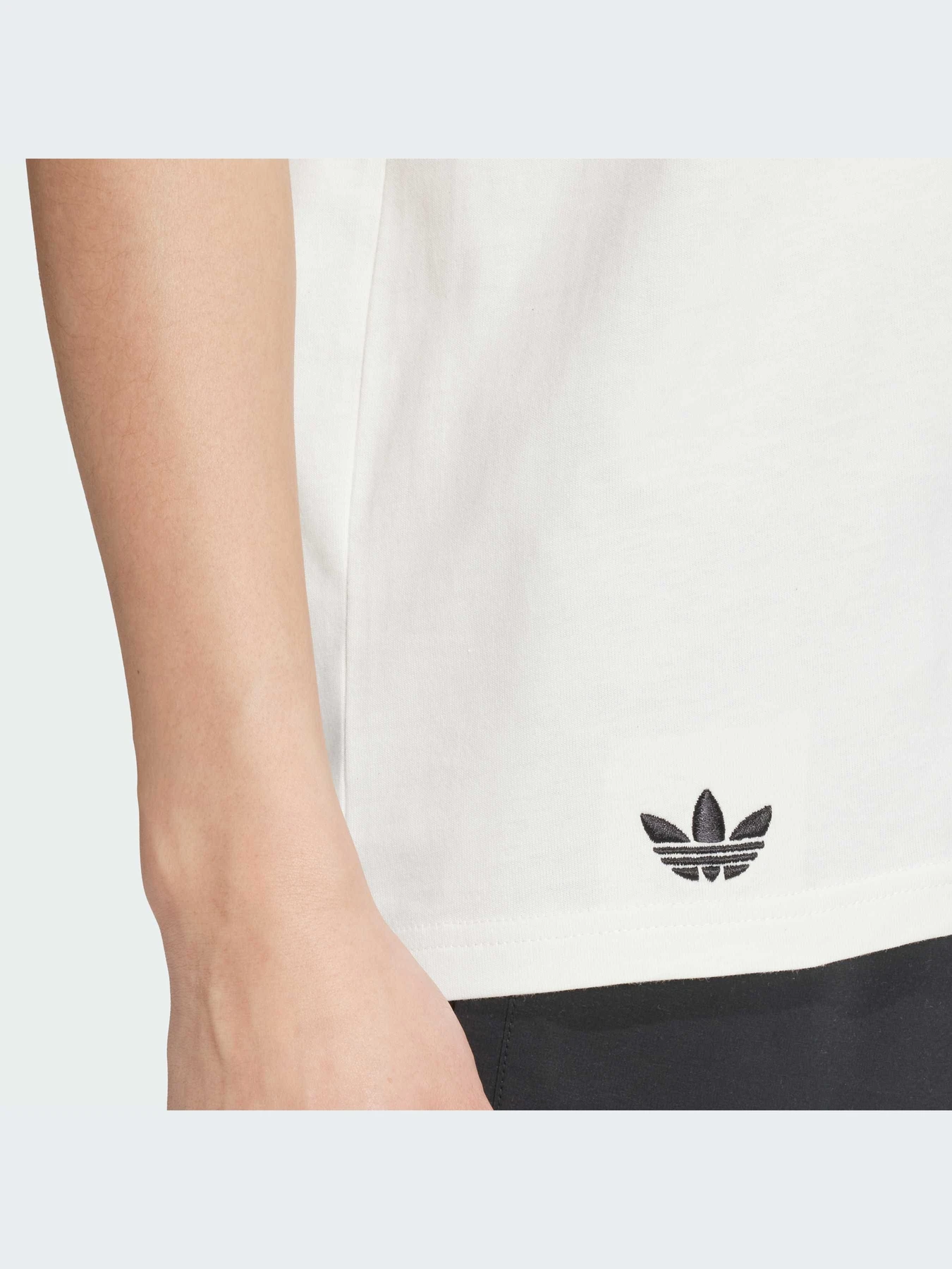 Футболки и поло Adidas Adicolor модель IY4901-KZ Футболки и поло Adidas Adicolor модель IY4901-KZ Фото