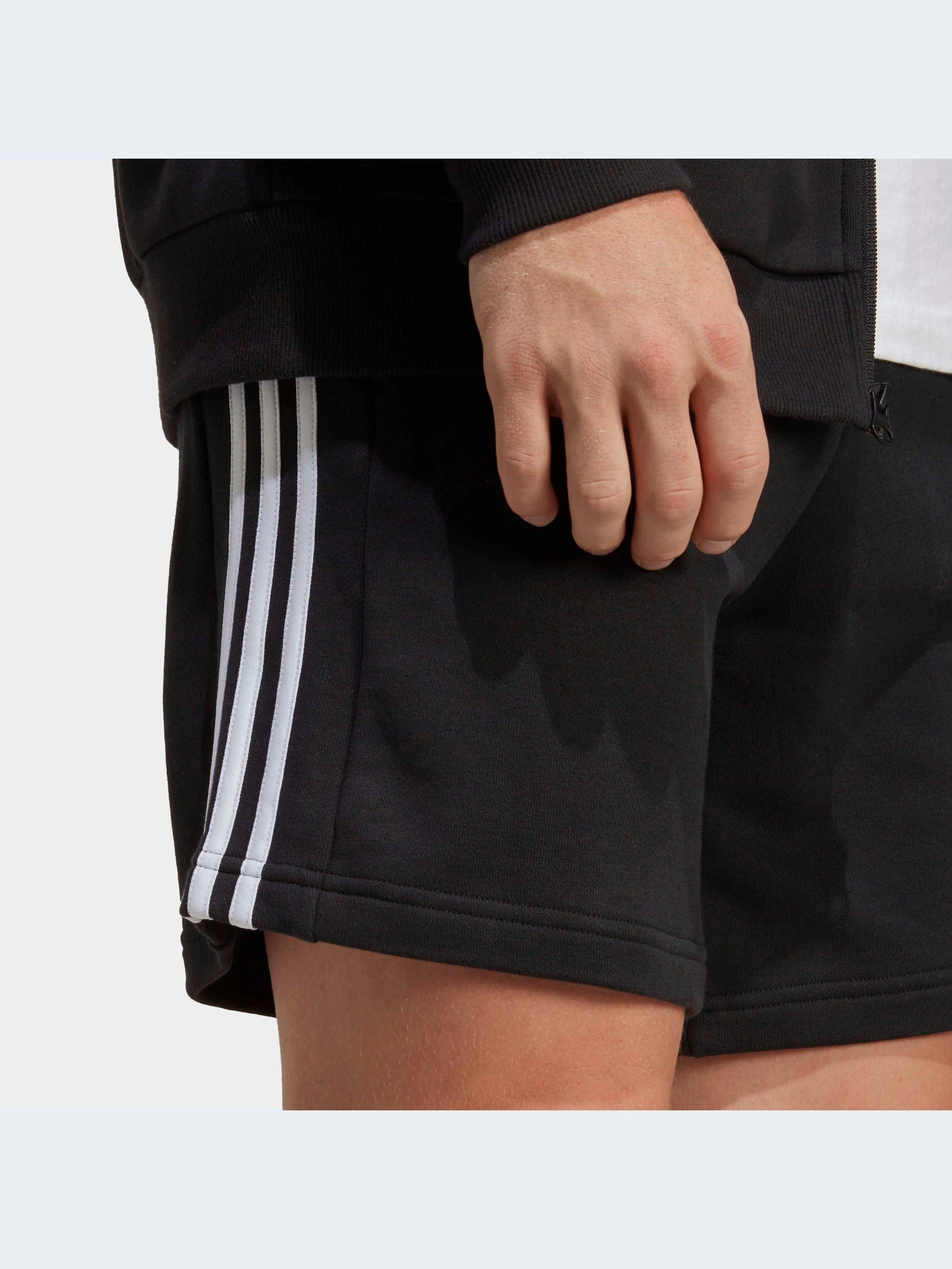 Шорты Adidas модель IC9435-KZ Шорты Adidas модель IC9435-KZ Фото