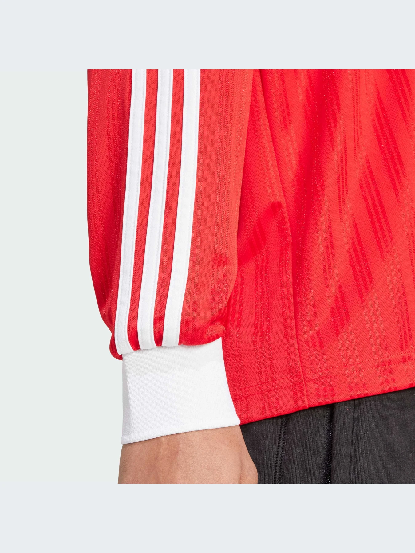 Худи и свитшоты Adidas Adicolor модель IX5226-KZ Худи и свитшоты Adidas Adicolor модель IX5226-KZ Фото