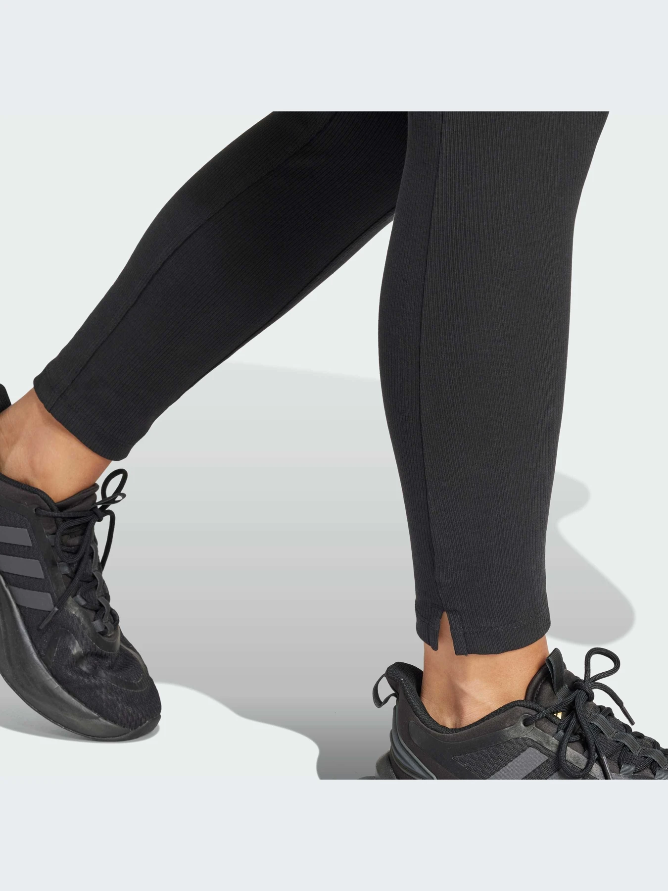 Брюки Adidas модель IP2281-KZ Брюки Adidas модель IP2281-KZ Фото