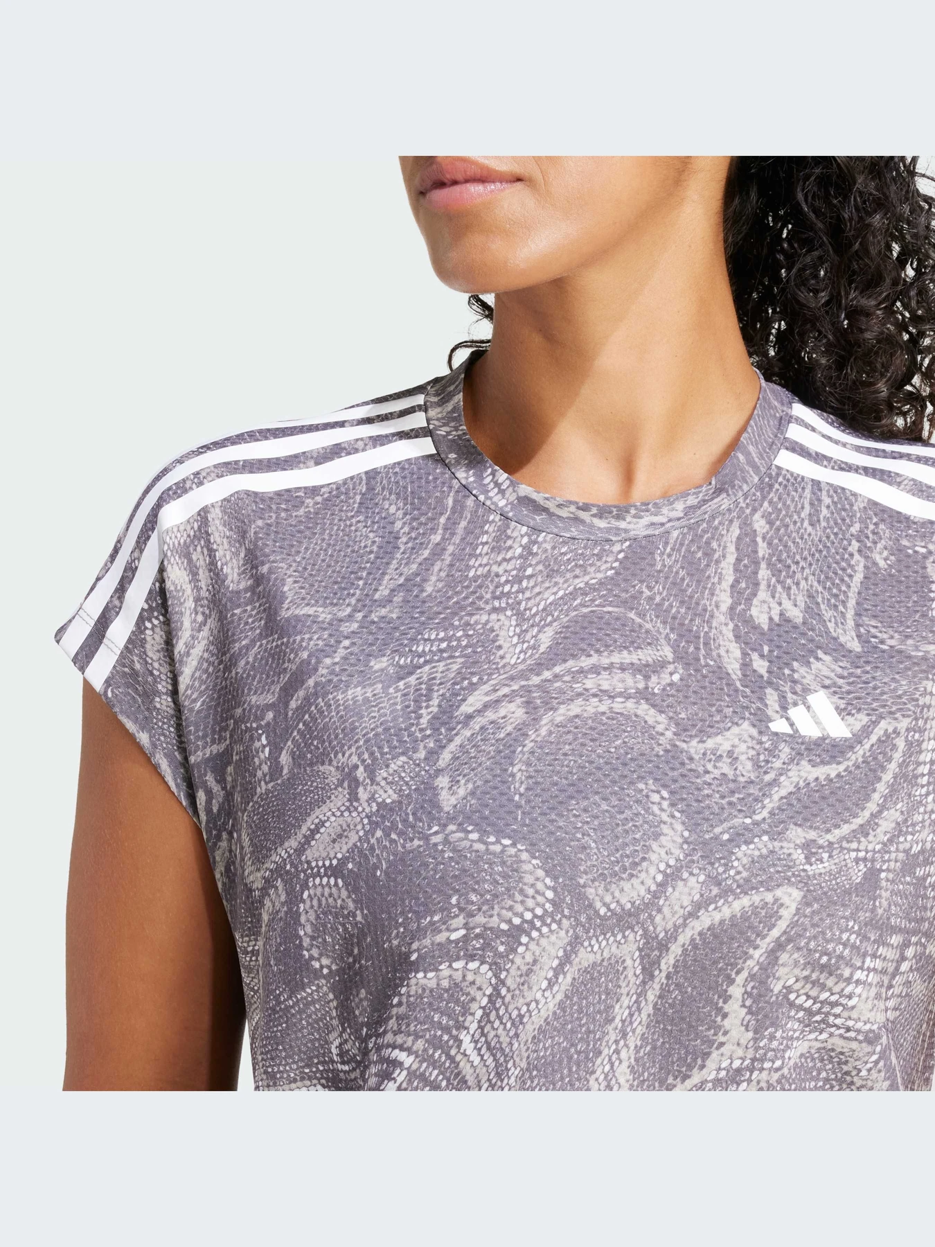 Футболки и поло Adidas модель IV9990-KZ Футболки и поло Adidas модель IV9990-KZ Фото