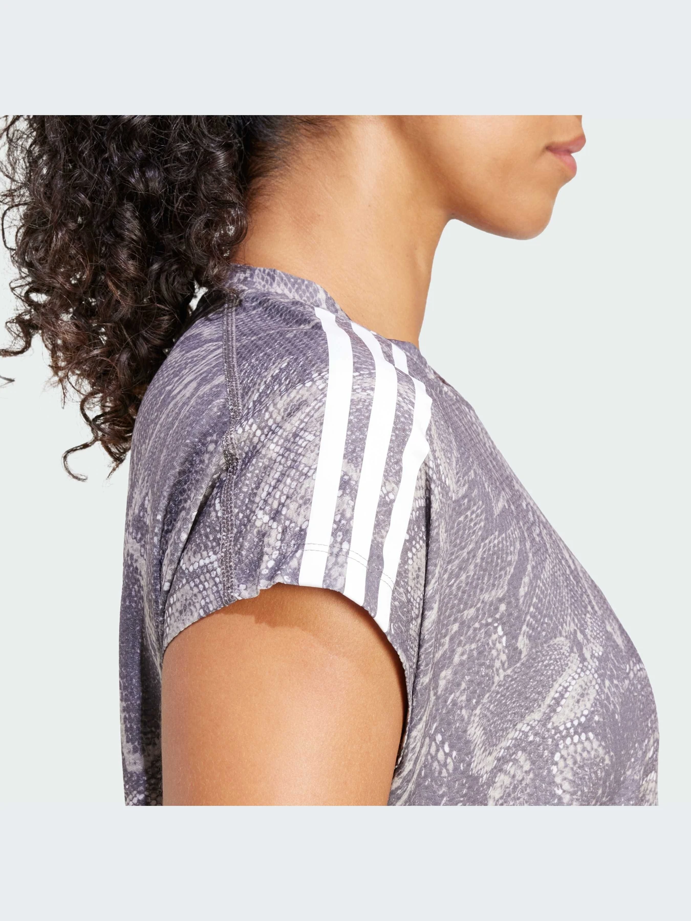 Футболки и поло Adidas модель IV9990-KZ Футболки и поло Adidas модель IV9990-KZ Фото