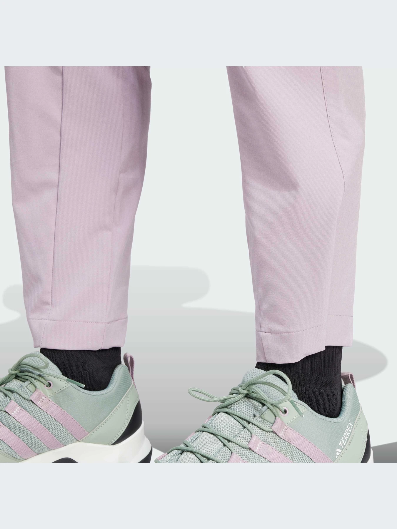 Брюки Adidas модель IQ3501-KZ Брюки Adidas модель IQ3501-KZ Фото