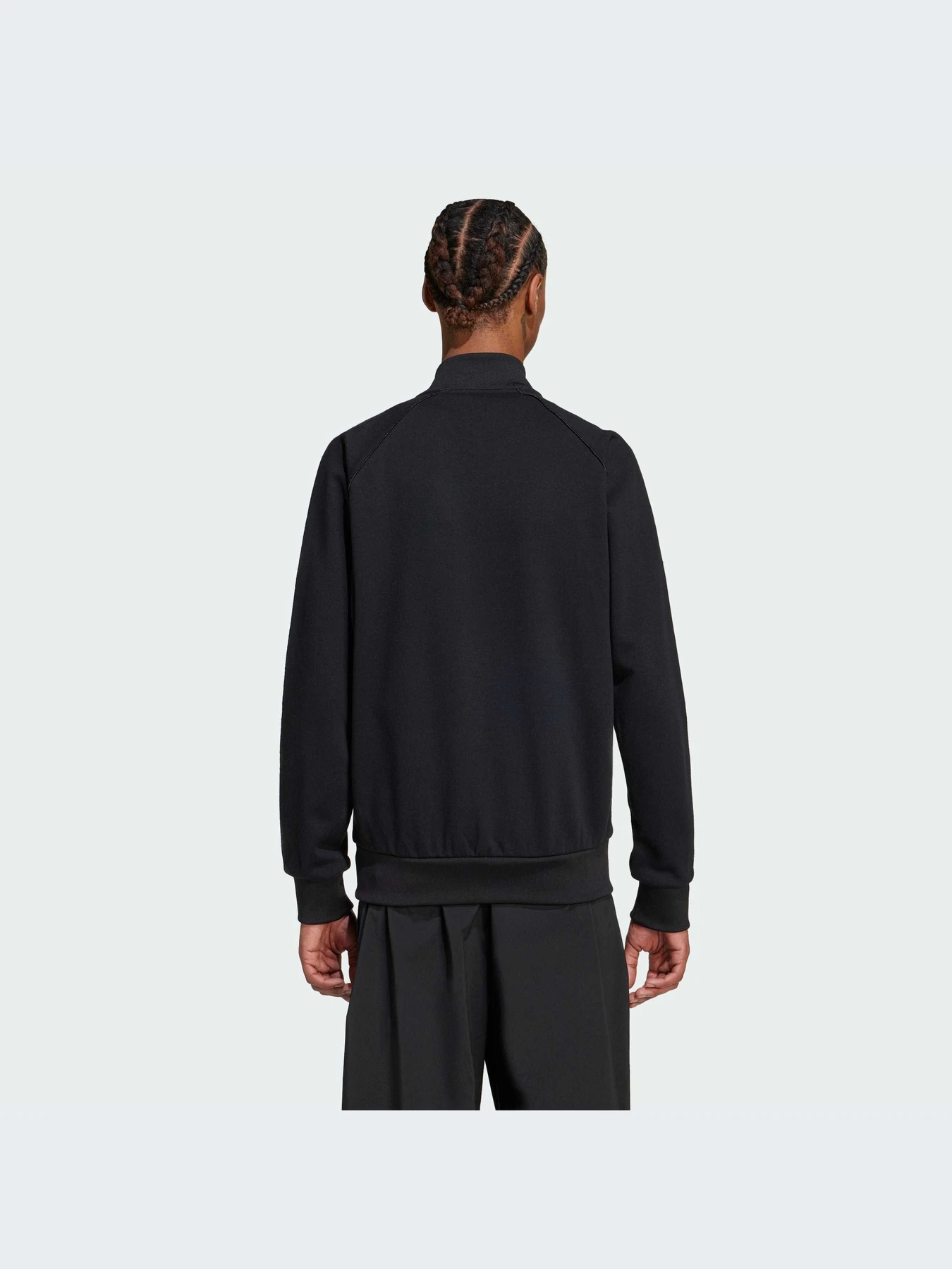 Худи и свитшоты Adidas Graphics модель IZ2541-KZ Худи и свитшоты Adidas Graphics модель IZ2541-KZ Фото