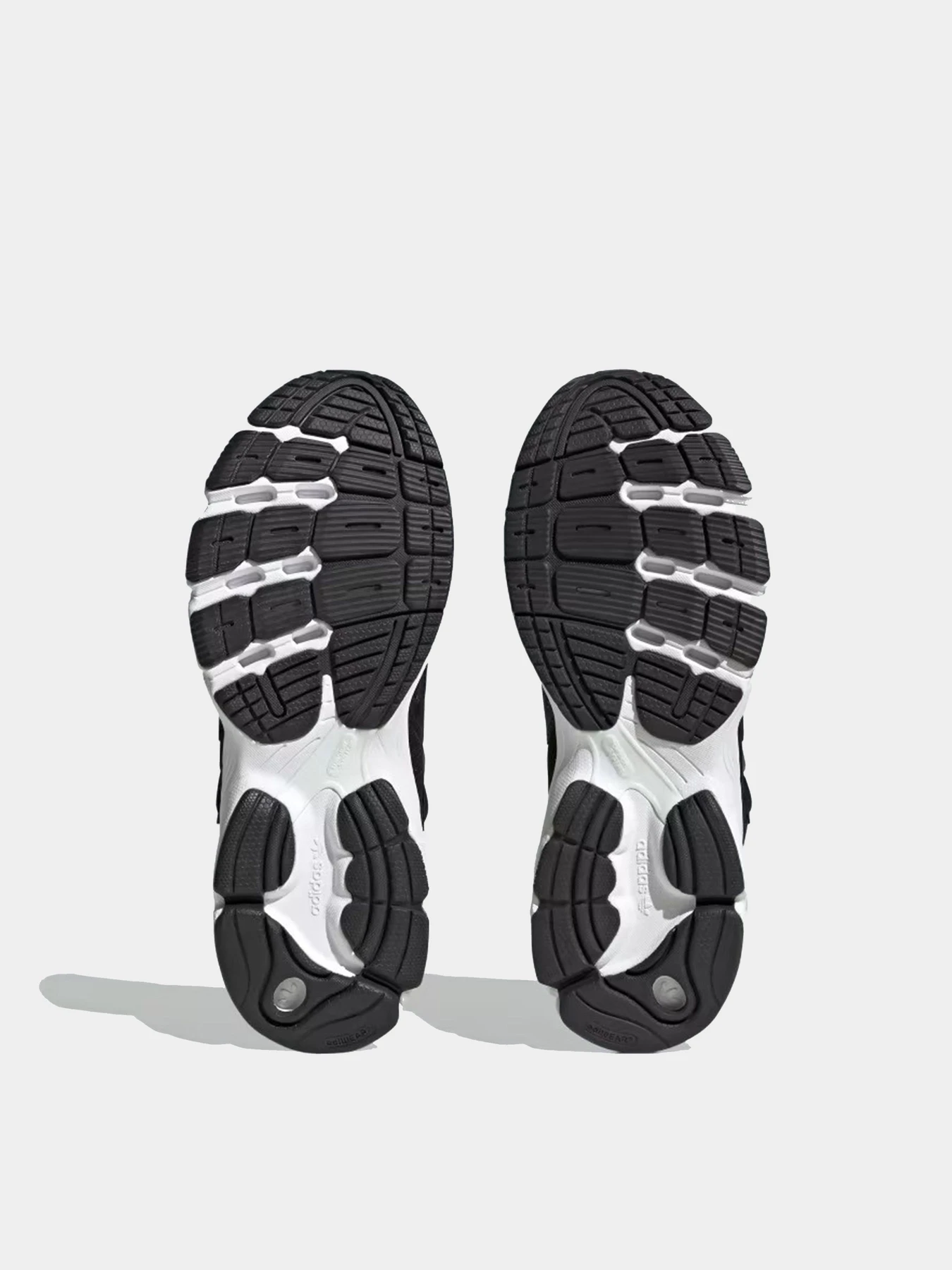 Кроссовки Adidas модель IE9886 Кроссовки Adidas модель IE9886 Фото