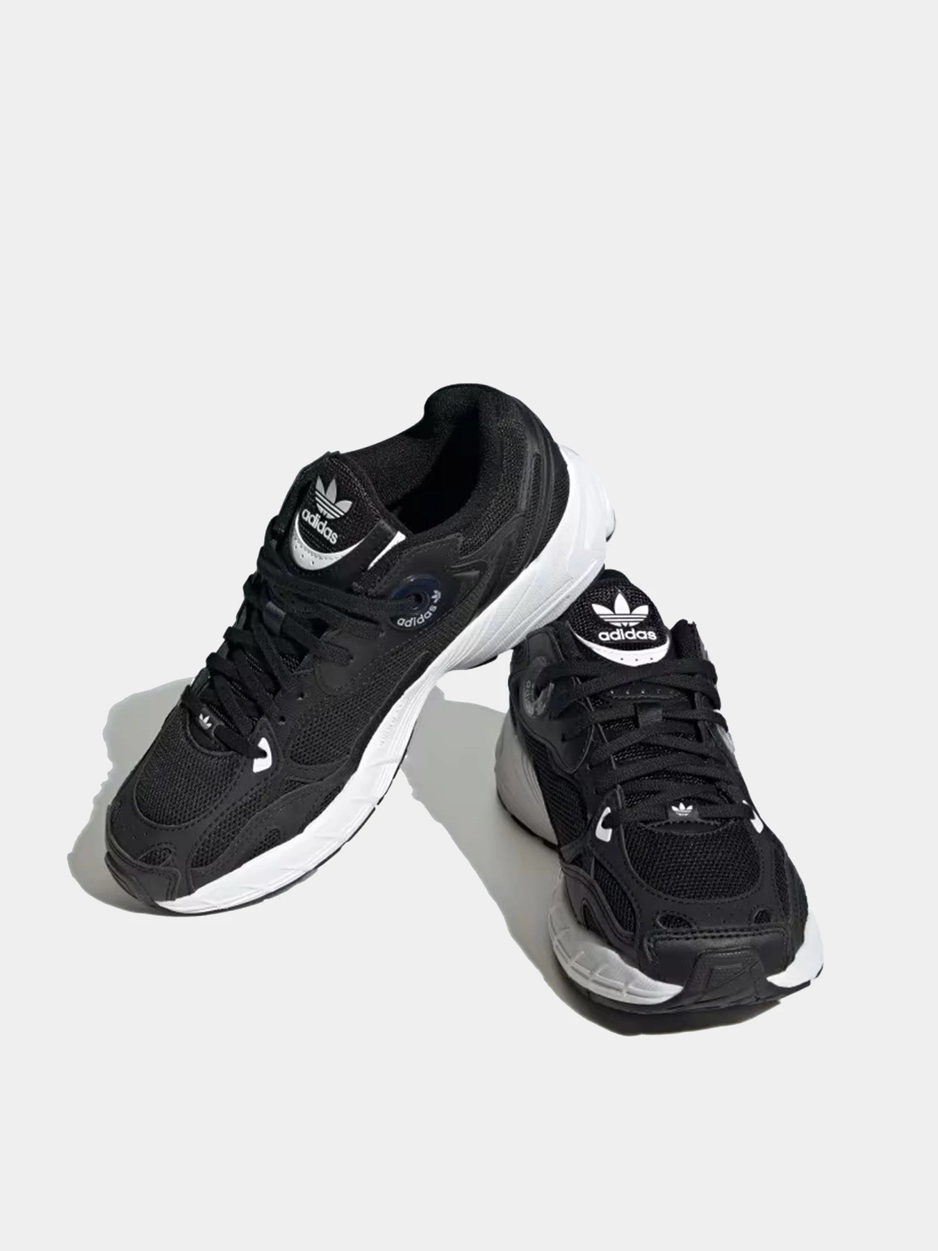 Кроссовки Adidas модель IE9886 Кроссовки Adidas модель IE9886 Фото