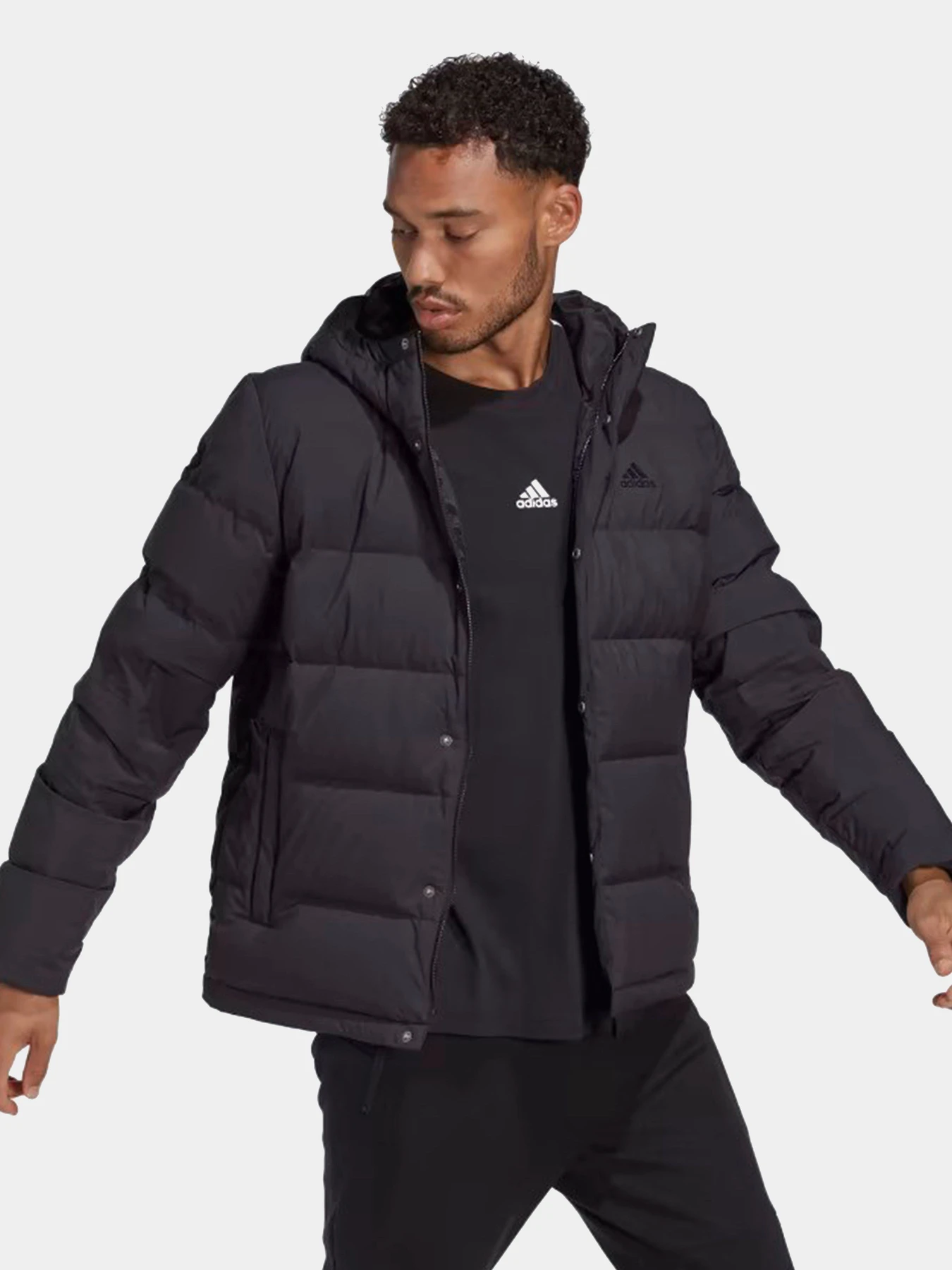 Куртки и дубленки Adidas модель HN5640 Куртки и дубленки Adidas модель HN5640 Фото