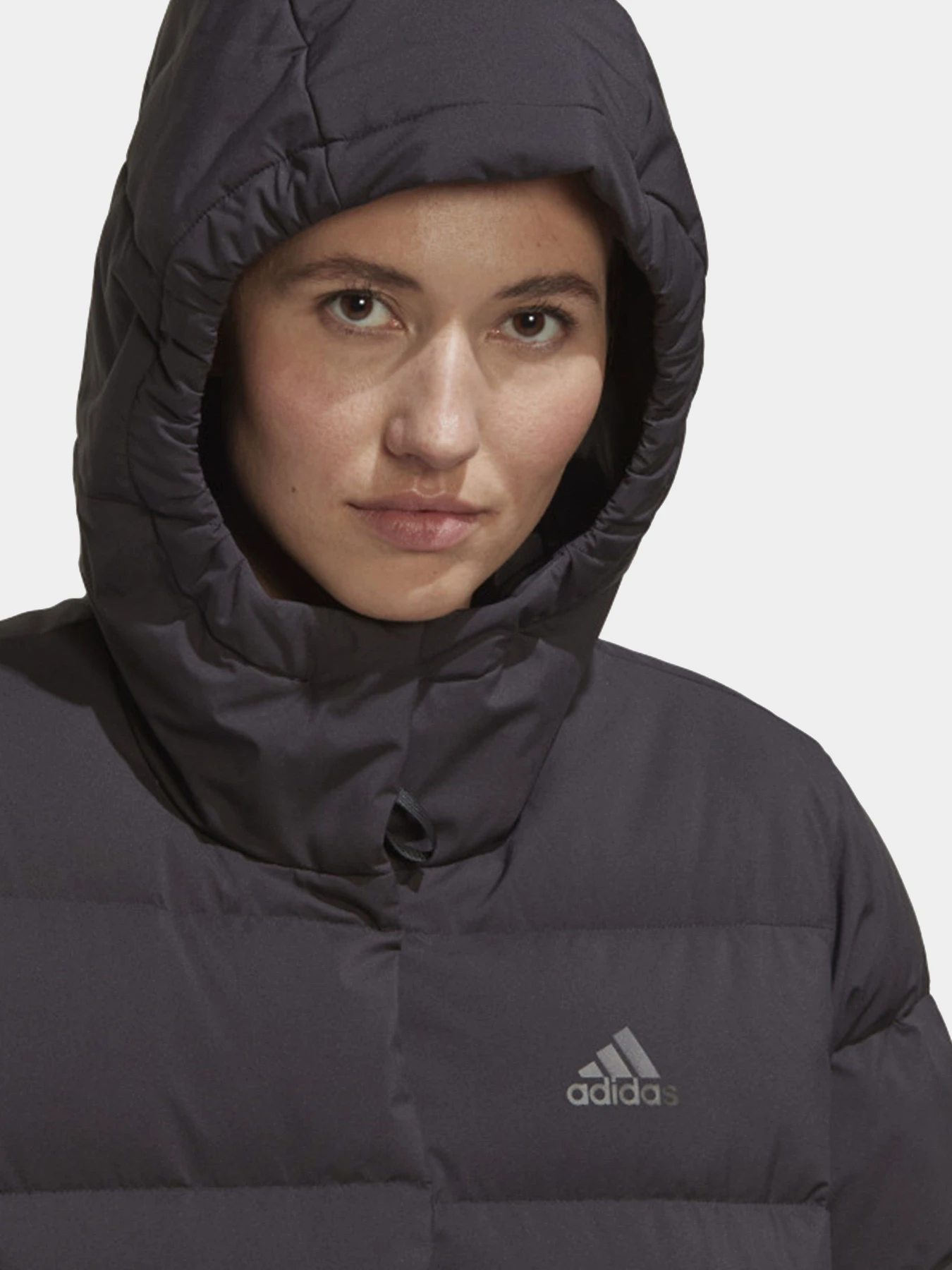 Куртки и дубленки Adidas модель HN5641 Куртки и дубленки Adidas модель HN5641 Фото