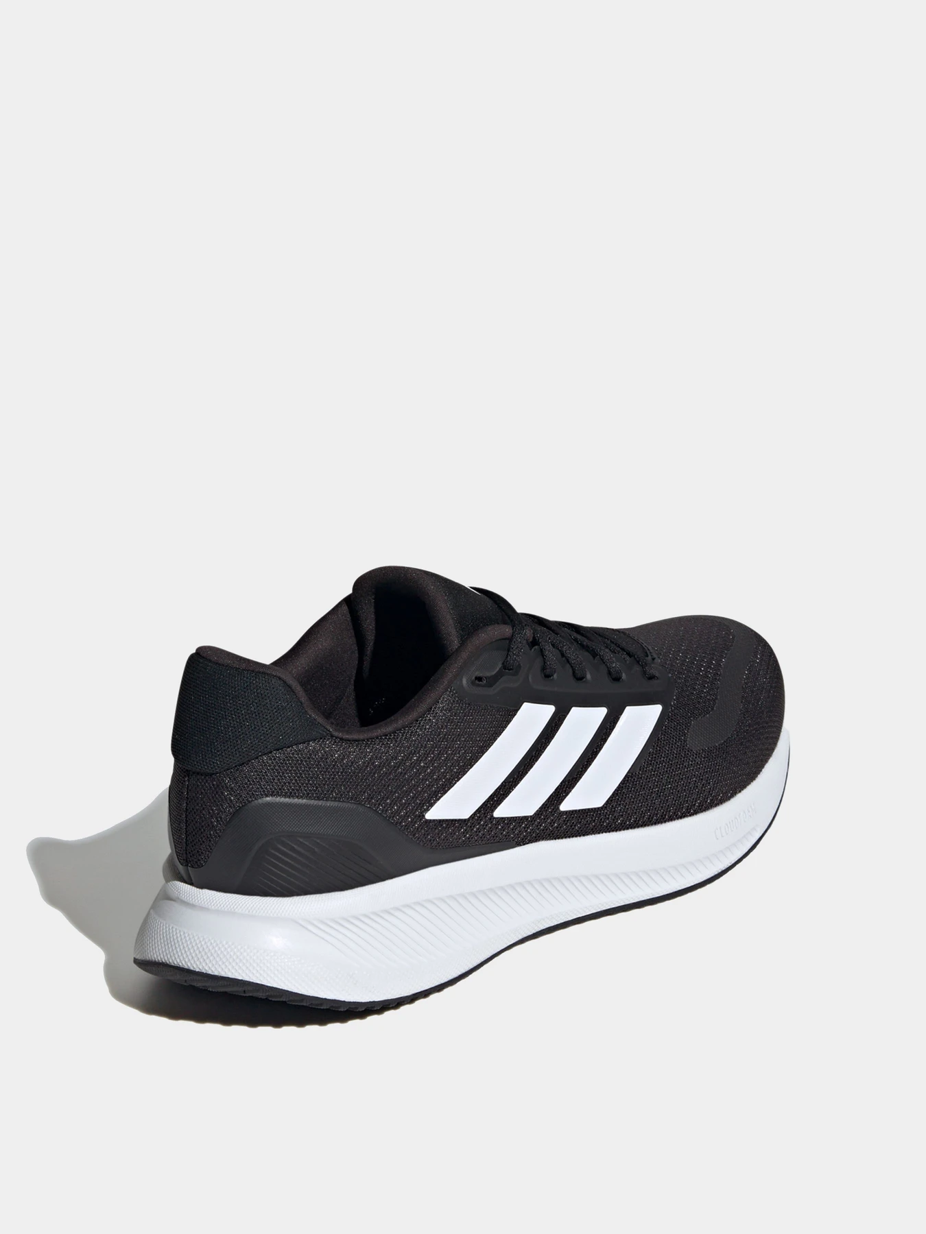 Кроссовки Adidas модель IH7758 Кроссовки Adidas модель IH7758 Фото