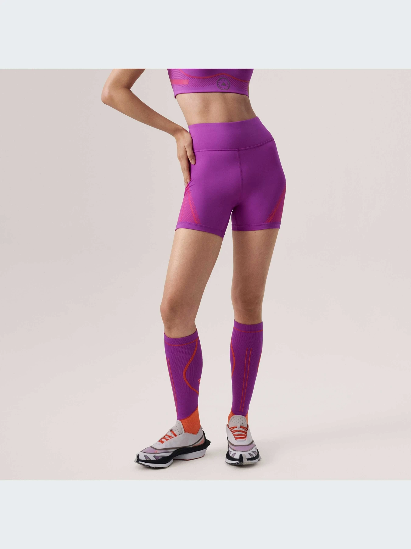 Шорты Adidas модель IT5779-KZ Шорты Adidas модель IT5779-KZ Фото
