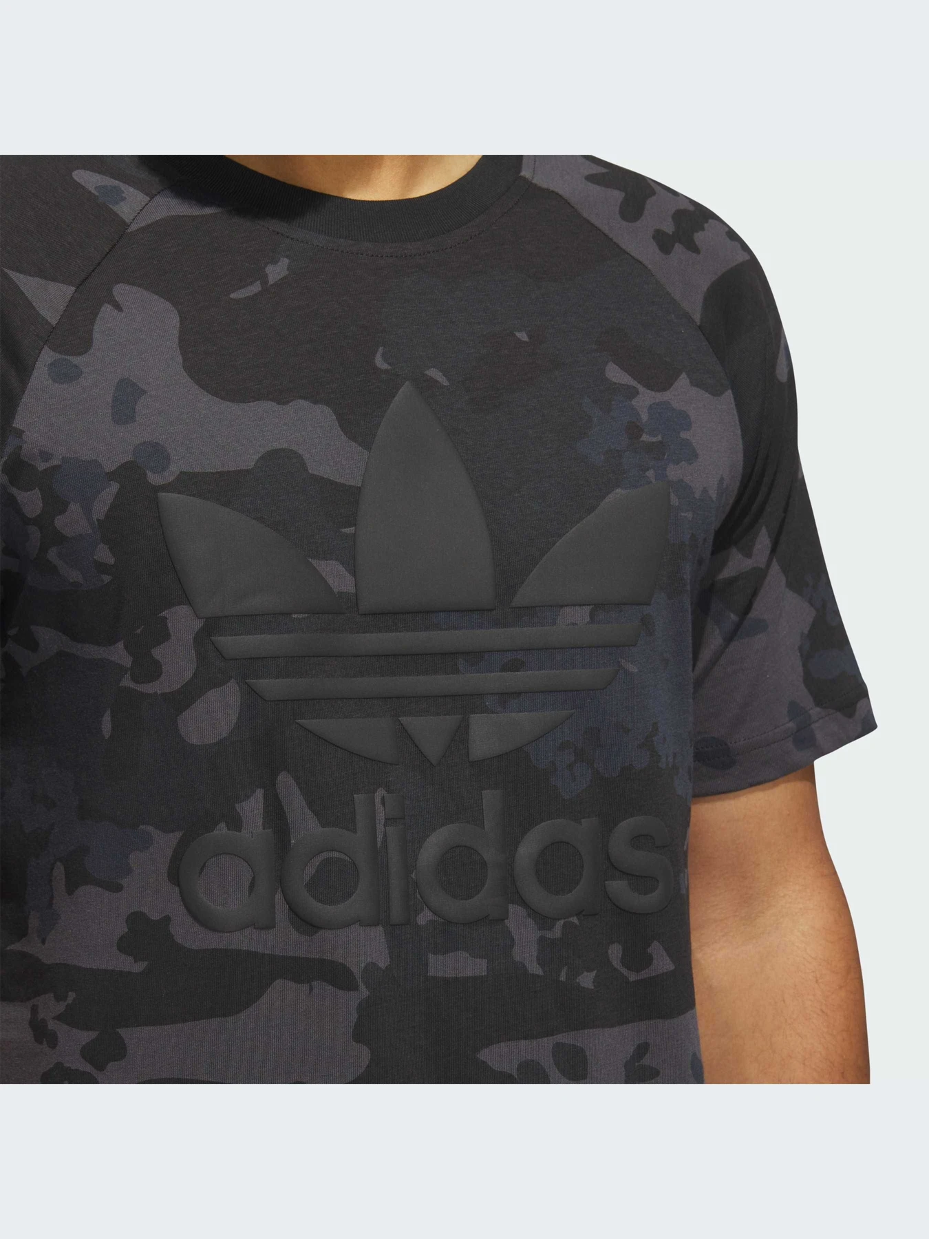 Футболки и поло Adidas Graphics модель IS2892-KZ Футболки и поло Adidas Graphics модель IS2892-KZ Фото