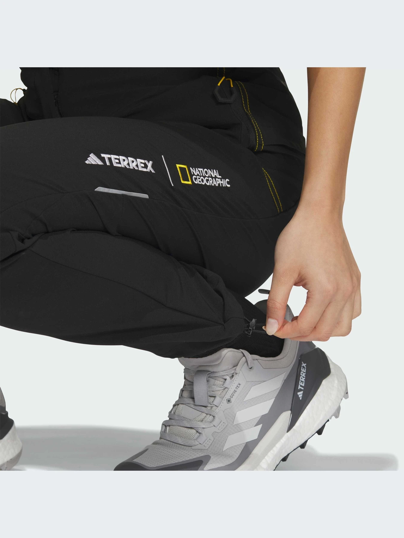 Брюки Adidas модель IS9529-KZ Брюки Adidas модель IS9529-KZ Фото