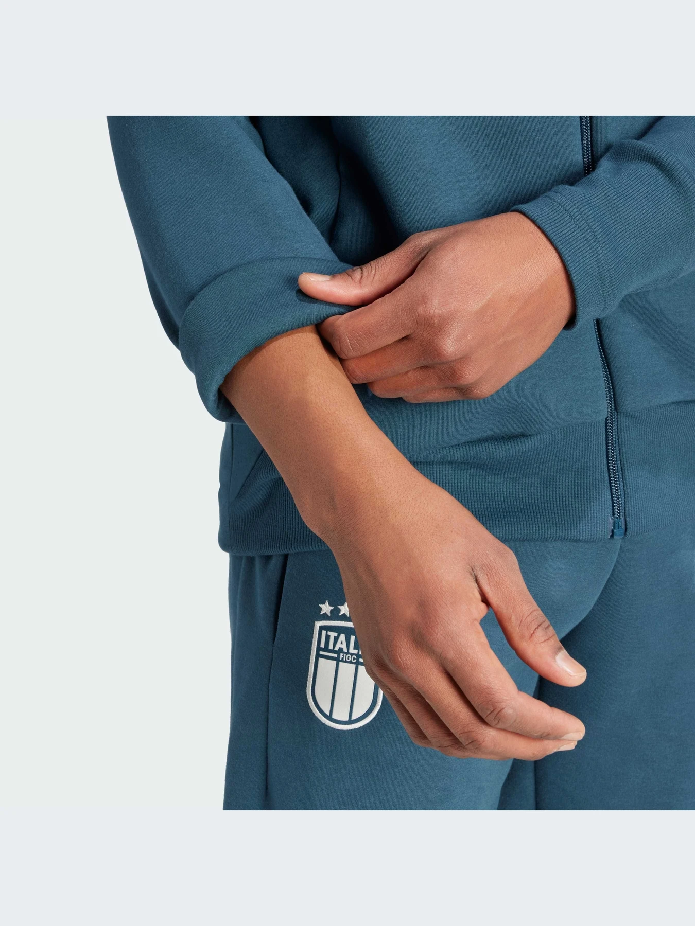 Худи и свитшоты Adidas модель IU2118-KZ Худи и свитшоты Adidas модель IU2118-KZ Фото