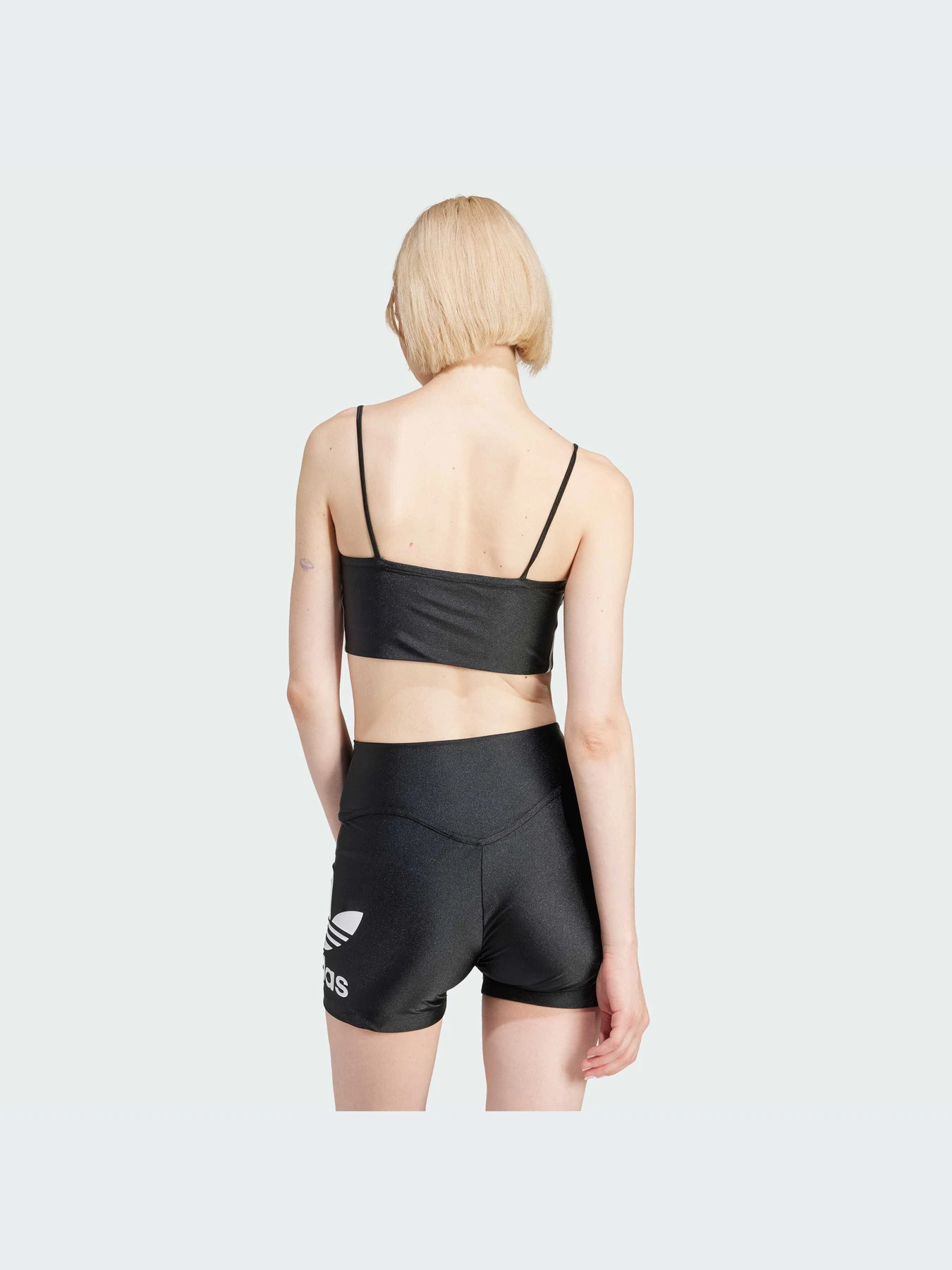 Футболки и поло Adidas Adicolor модель IU2415-KZ Футболки и поло Adidas Adicolor модель IU2415-KZ Фото