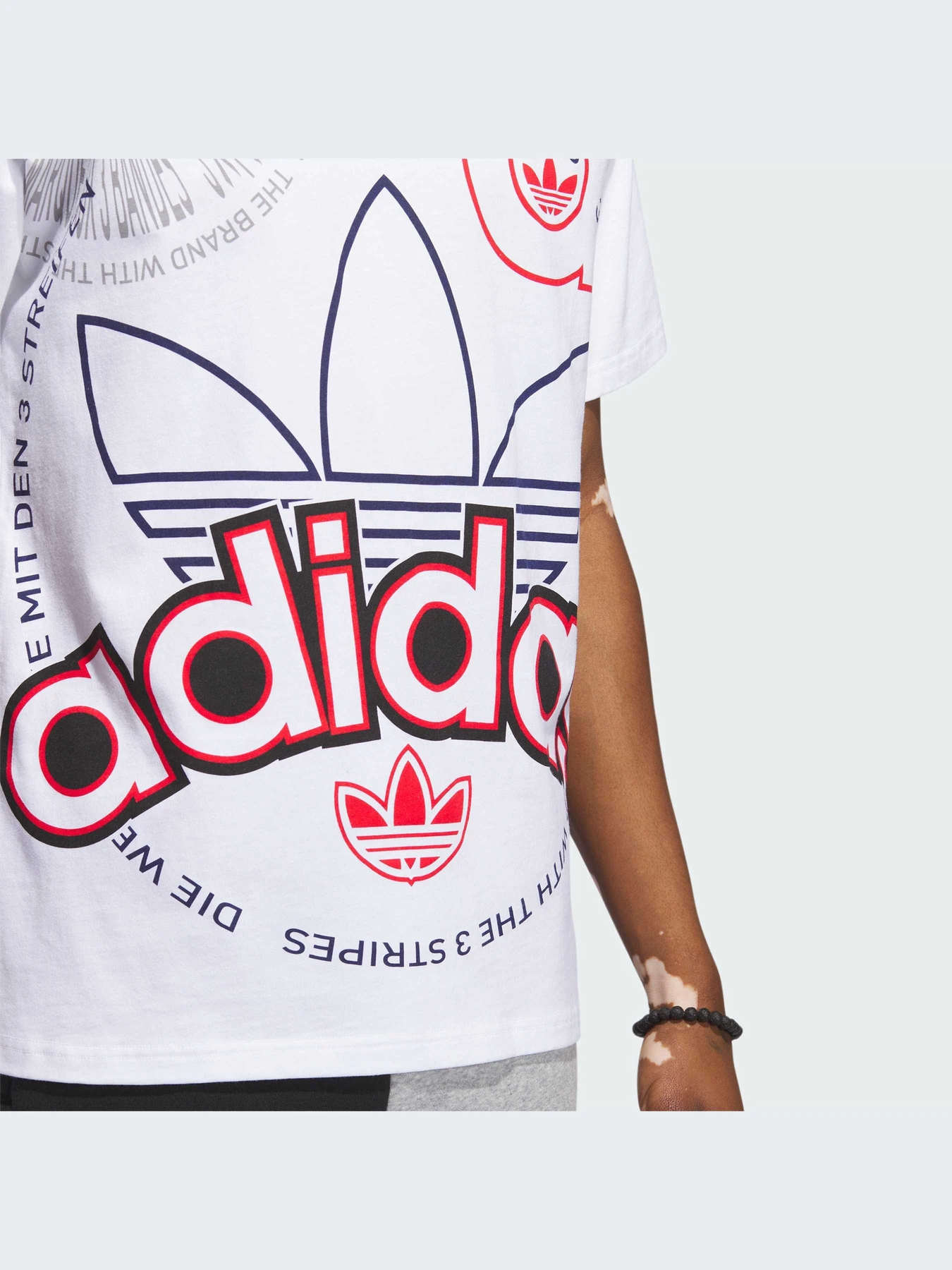 Футболки и поло Adidas Graphics модель IJ5233-KZ Футболки и поло Adidas Graphics модель IJ5233-KZ Фото