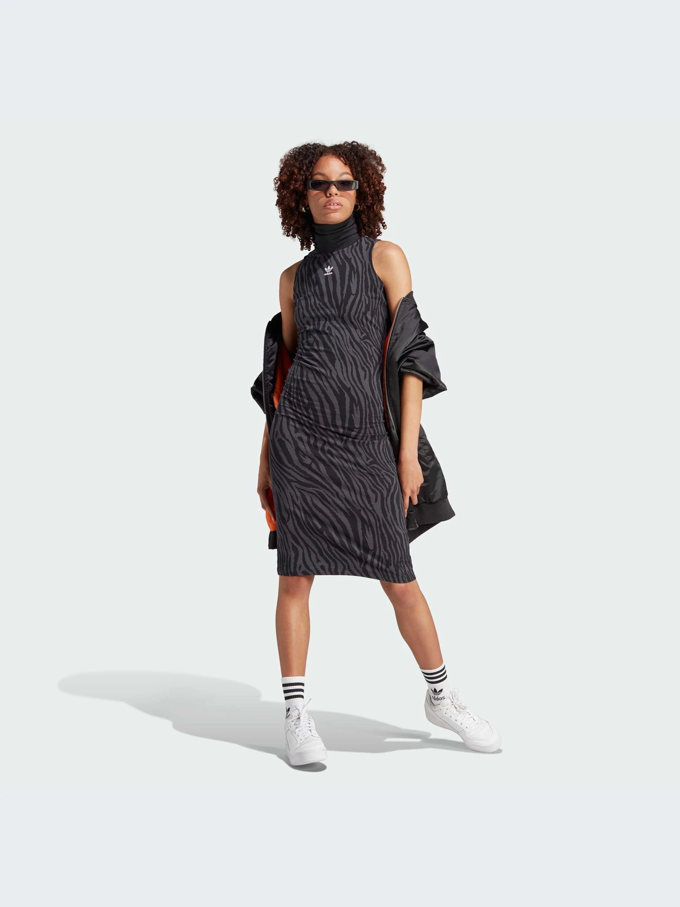 Платья Adidas Graphics модель IJ7088-KZ Платья Adidas Graphics модель IJ7088-KZ Фото