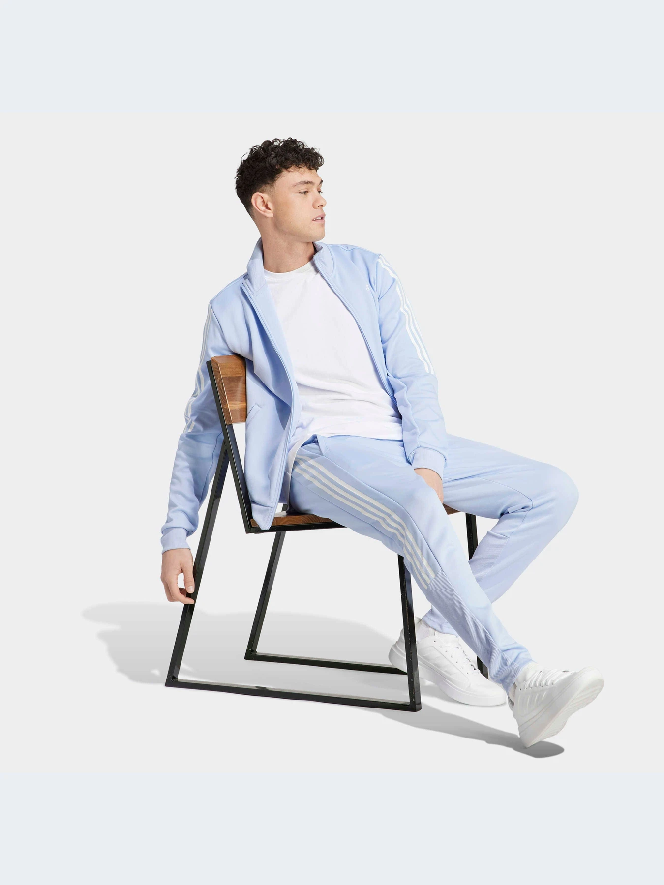 Худи и свитшоты Adidas модель IB8390-KZ Худи и свитшоты Adidas модель IB8390-KZ Фото
