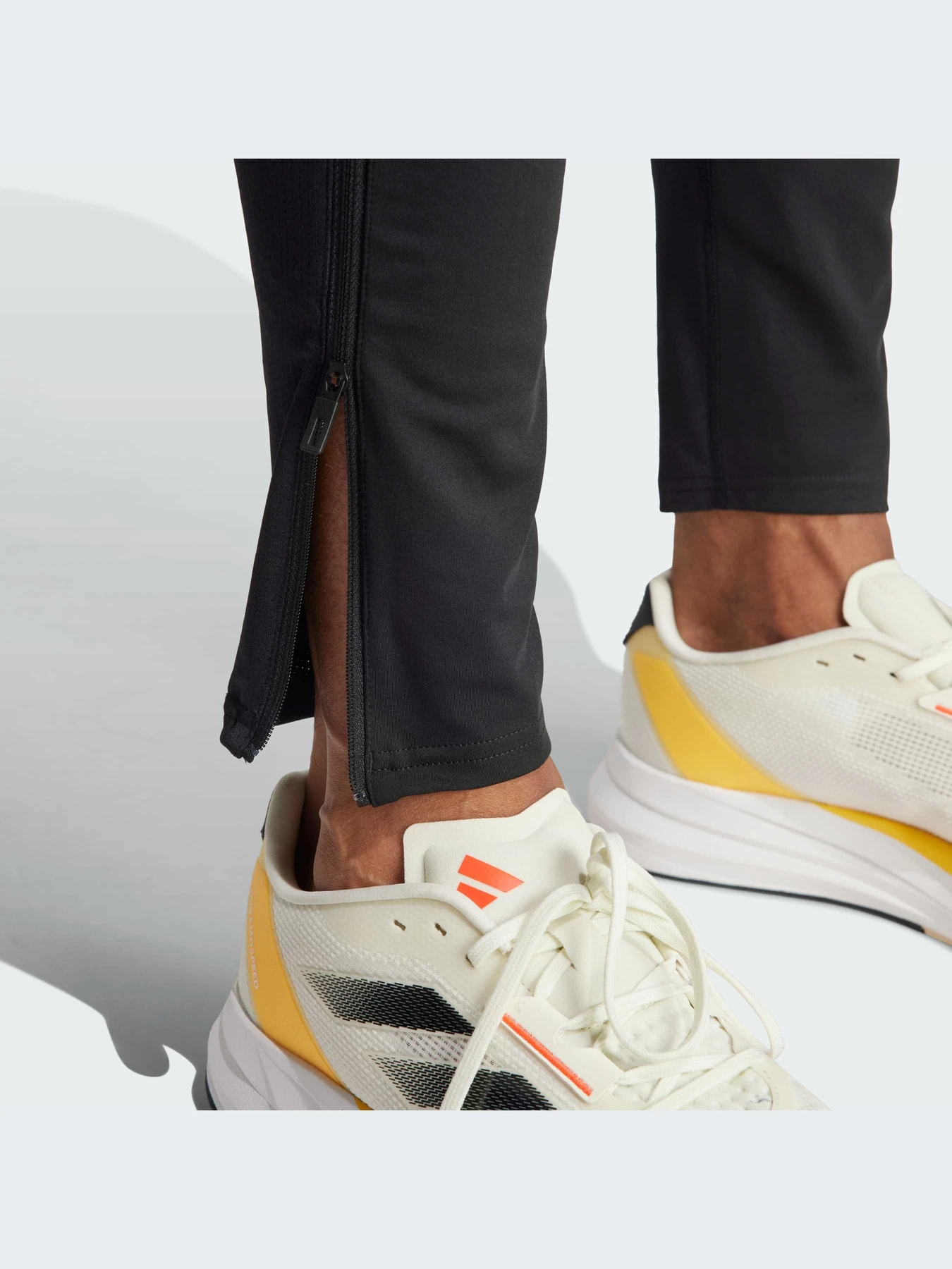 Брюки Adidas модель IN1164-KZ Брюки Adidas модель IN1164-KZ Фото