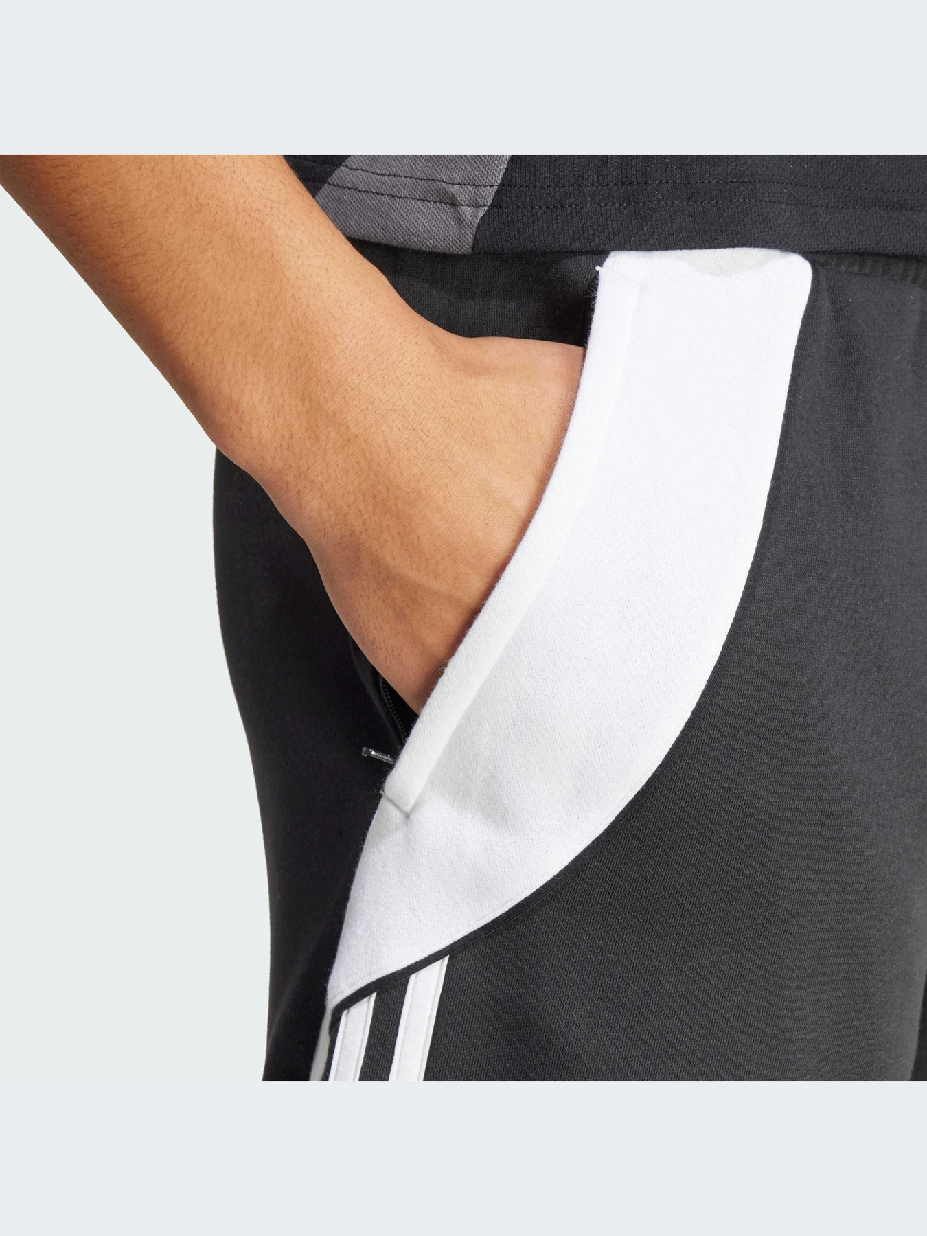 Шорты Adidas Tiro модель IP1954-KZ Шорты Adidas Tiro модель IP1954-KZ Фото