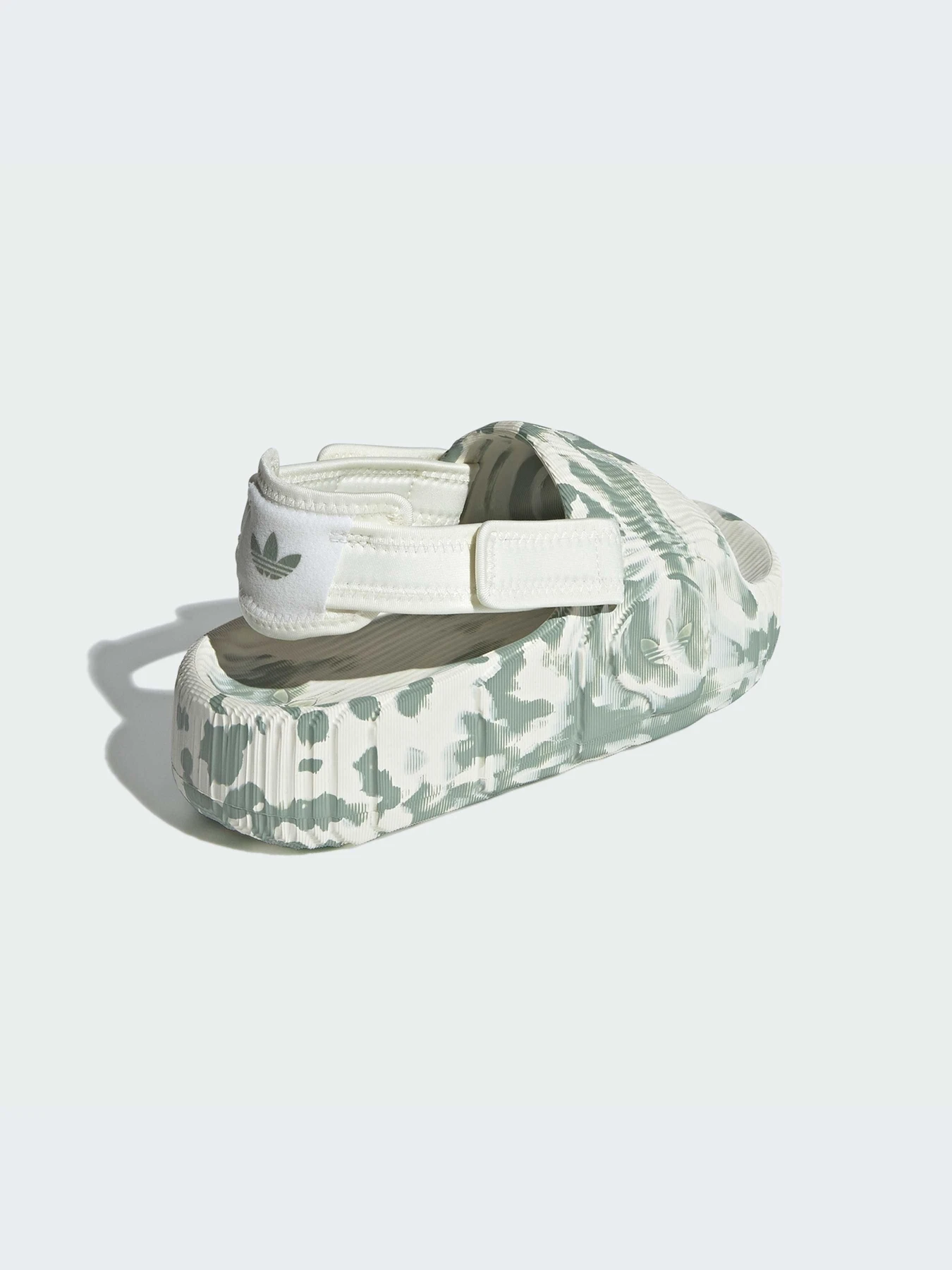 Сандалии Adidas Adilette модель IE5652-KZ Сандалии Adidas Adilette модель IE5652-KZ Фото
