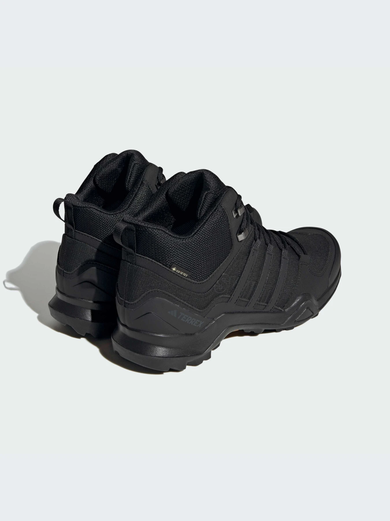 Ботинки и сапоги Adidas модель IF7636-KZ Ботинки и сапоги Adidas модель IF7636-KZ Фото