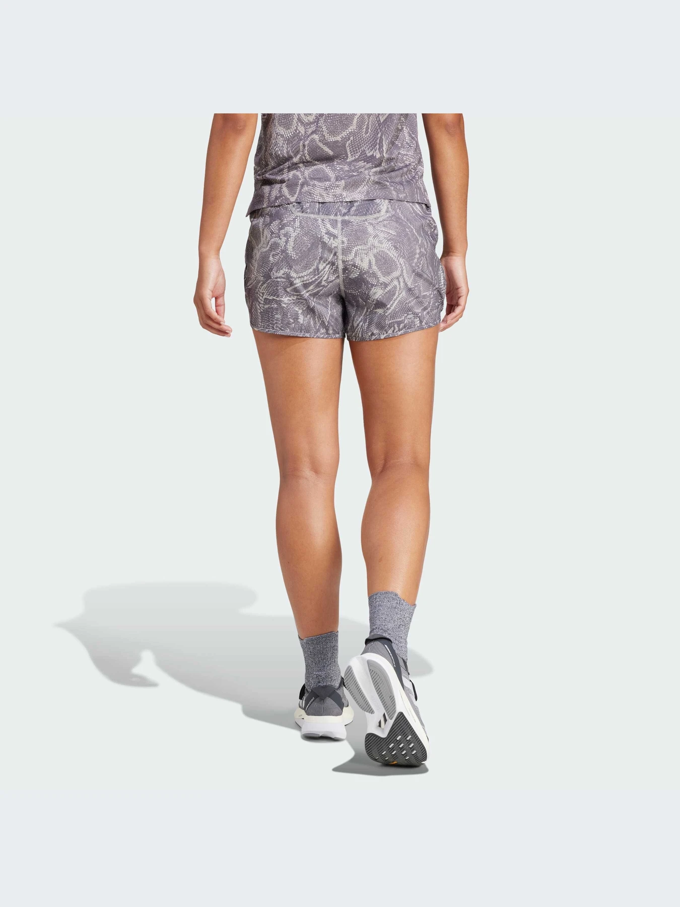 Шорты Adidas модель IV9987-KZ Шорты Adidas модель IV9987-KZ Фото