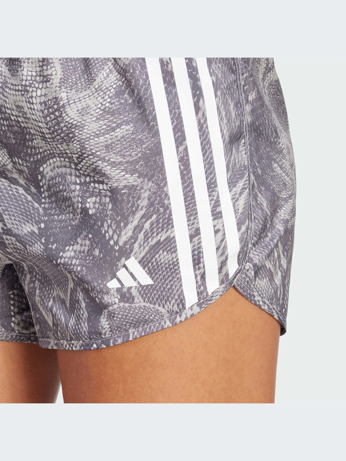 Шорты Adidas модель IV9987-KZ Шорты Adidas модель IV9987-KZ Фото